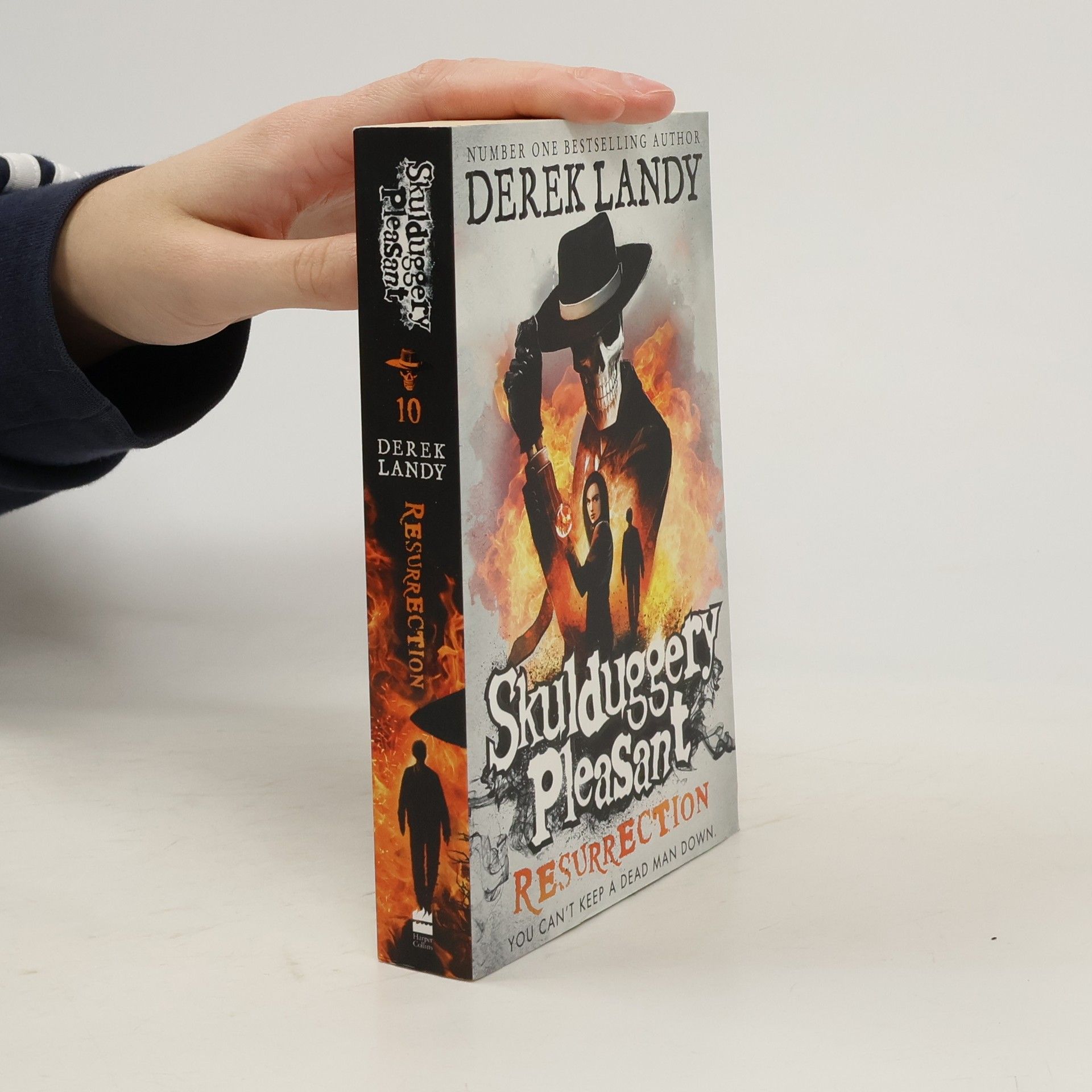 Derek Landy Skulduggery Pleasant 10: Resurrection