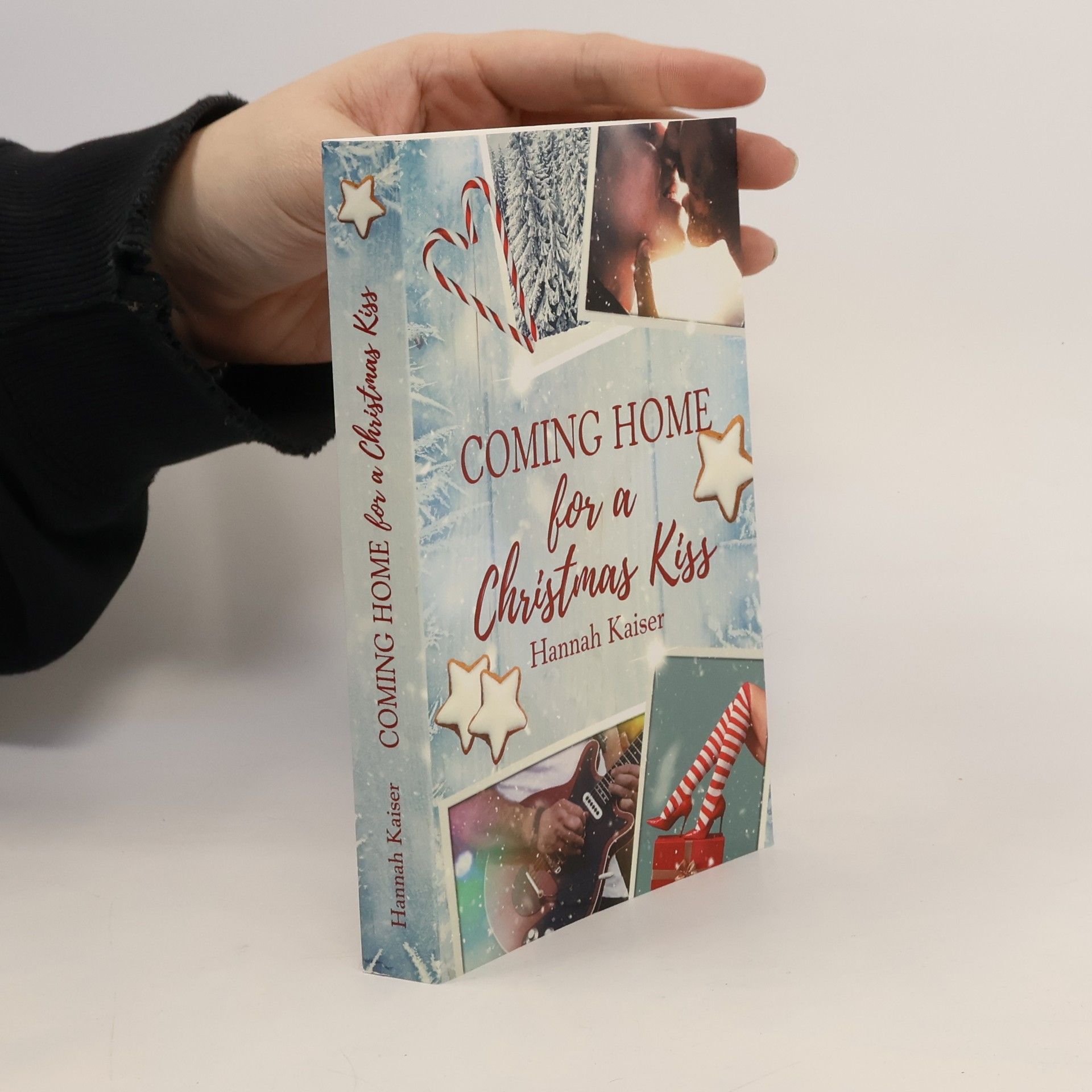 Coming Home for a Christmas Kiss