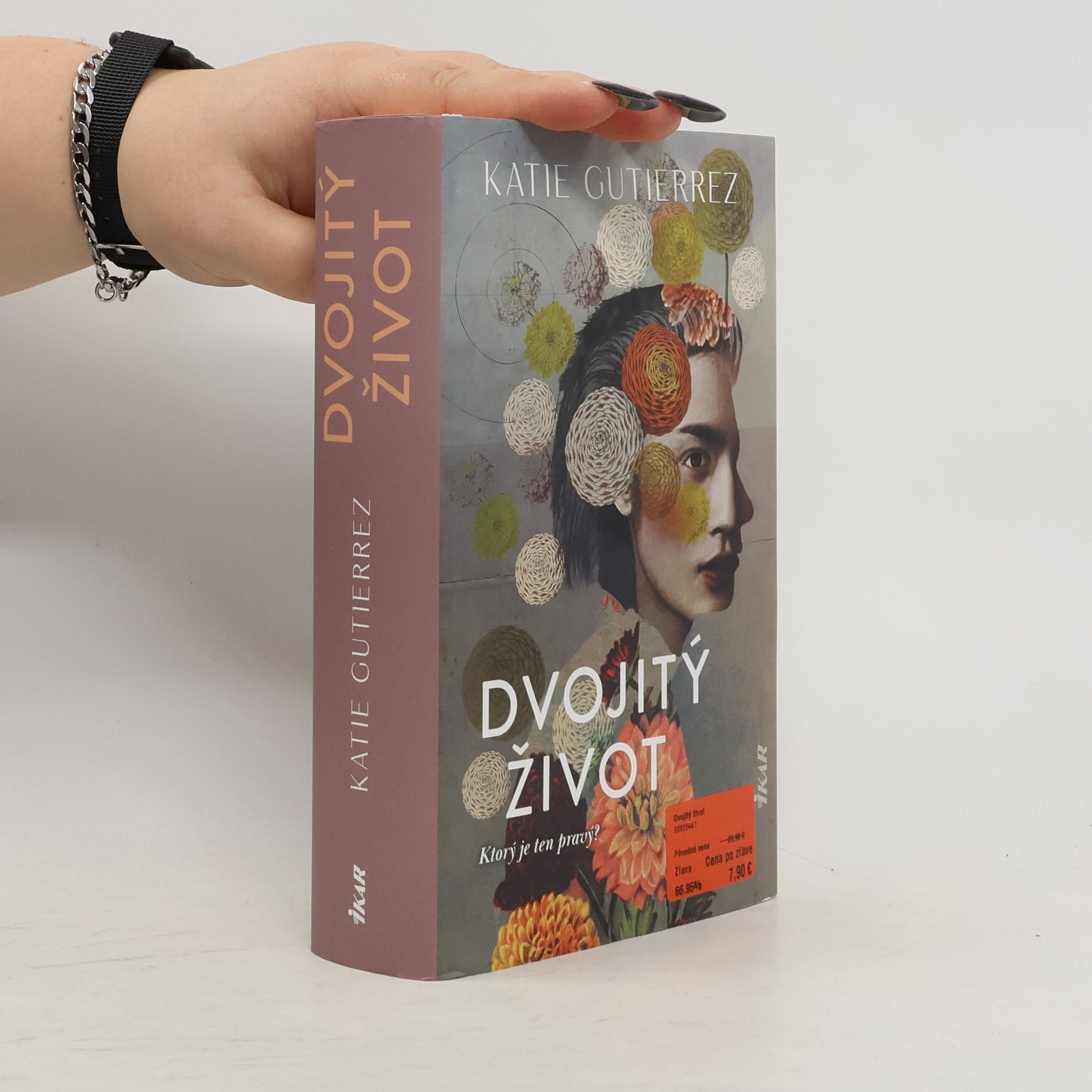 Katie Gutierrez Dvojitý život