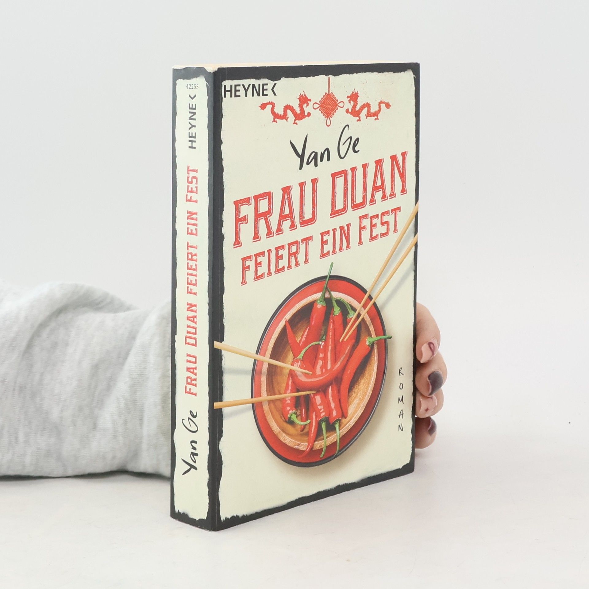 Frau Duan feiert ein Fest