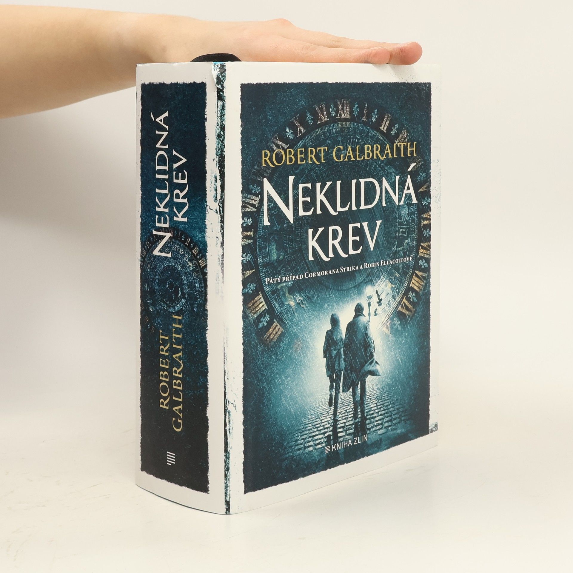 Robert Galbraith Neklidná krev