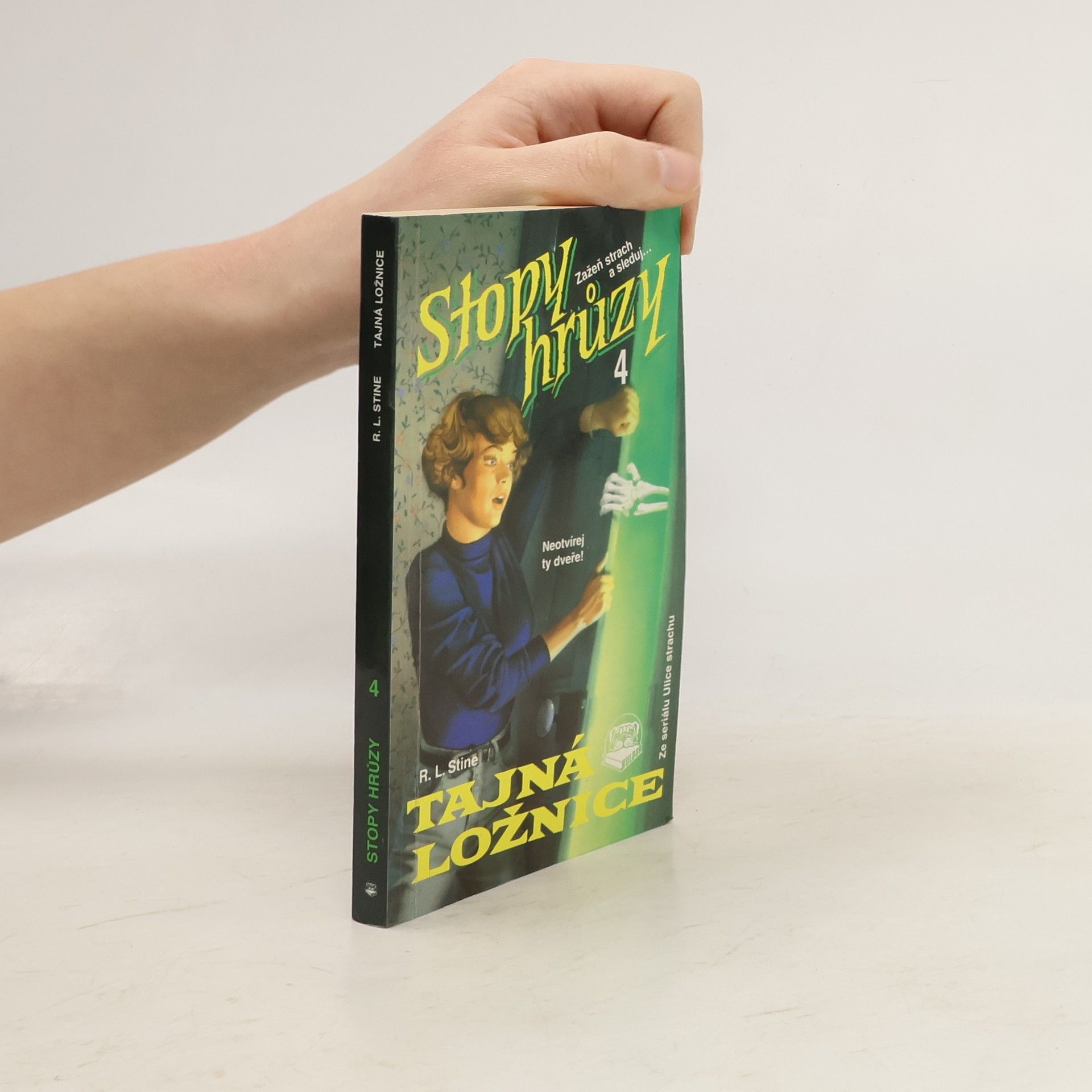 R. L. Stine Tajná ložnice. Stopy hrůzy 4.