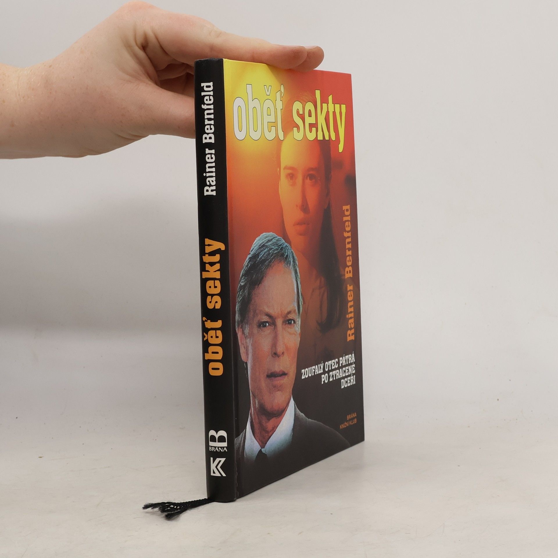 Oběť sekty: Zoufalý otec pátrá po ztracené dceři: Román podle scénáře Petera Pallisera