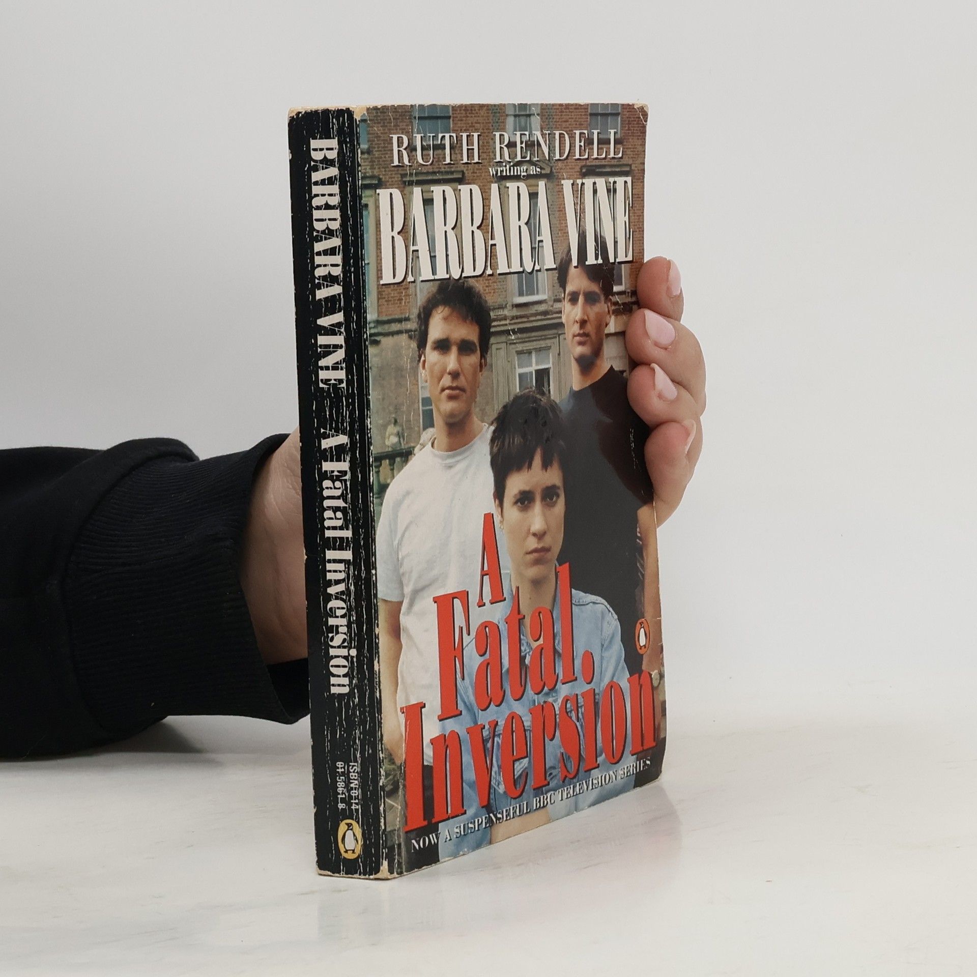 Barbara Vine A Fatal Inversion