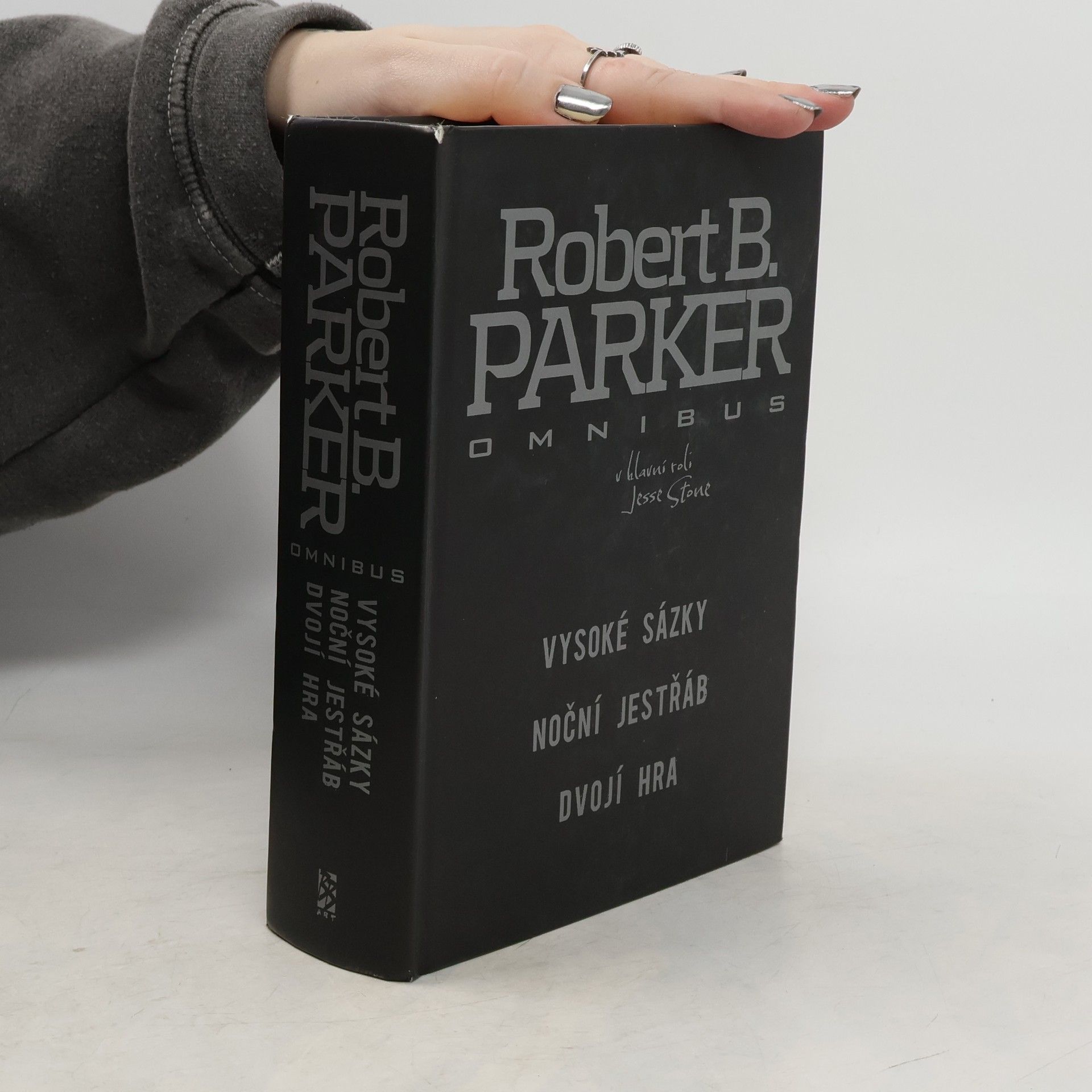 Vysoké sázky. Noční jestřáb. Dvojí hra