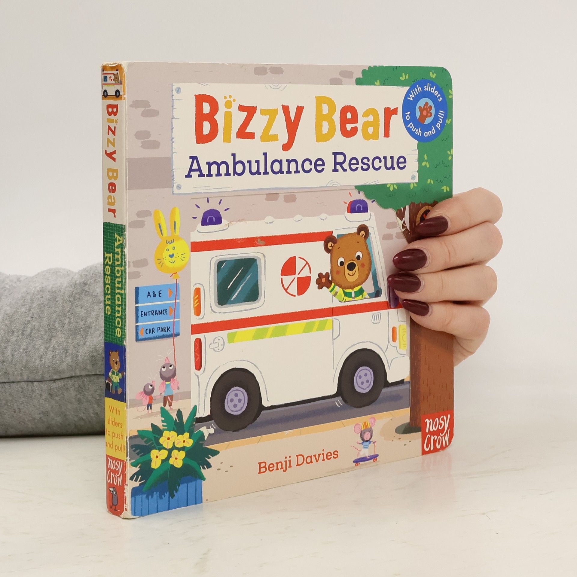Benji Davies Bizzy Bear Ambulance Rescue