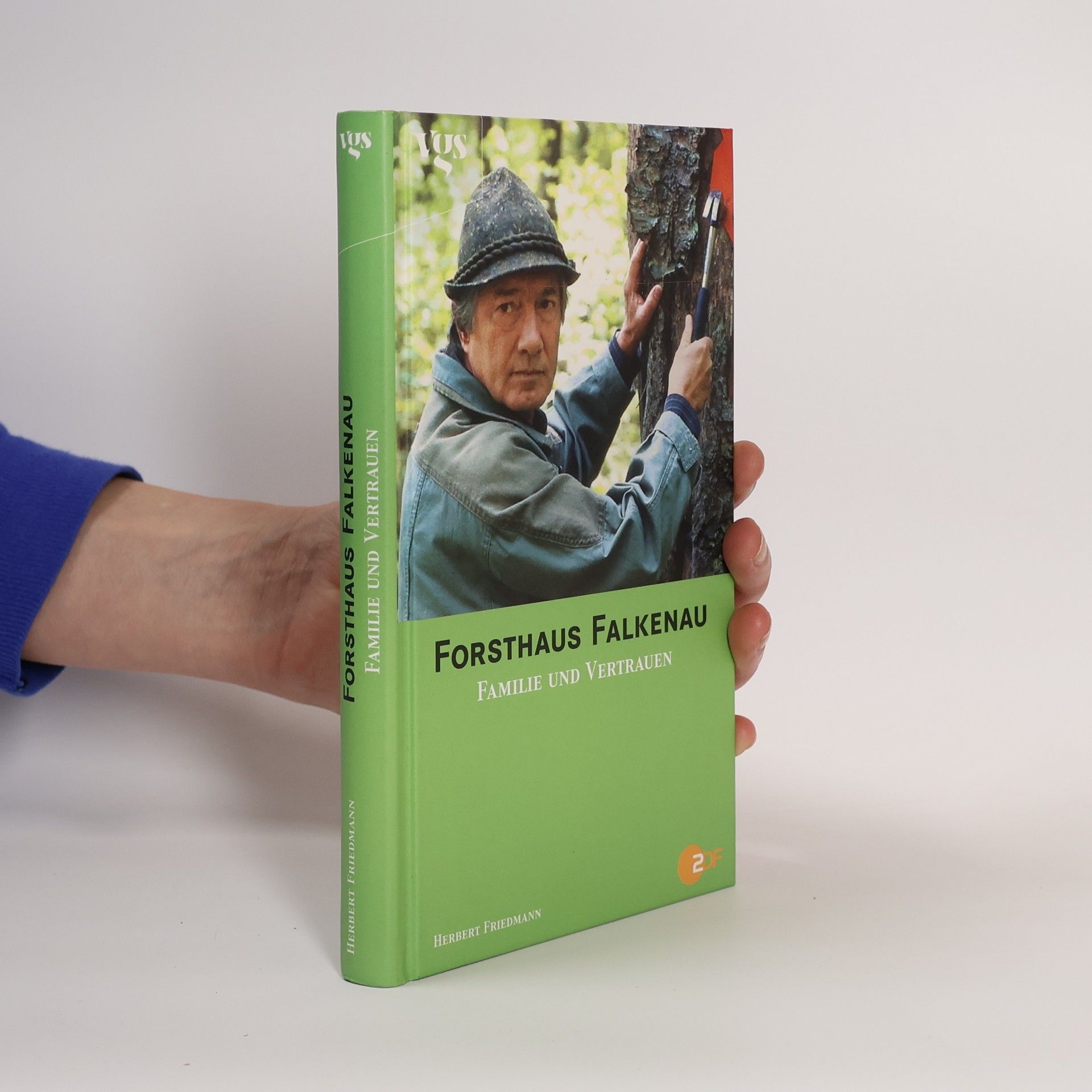 Herbert Friedmann Forsthaus Falkenau, Familie und Vertrauen