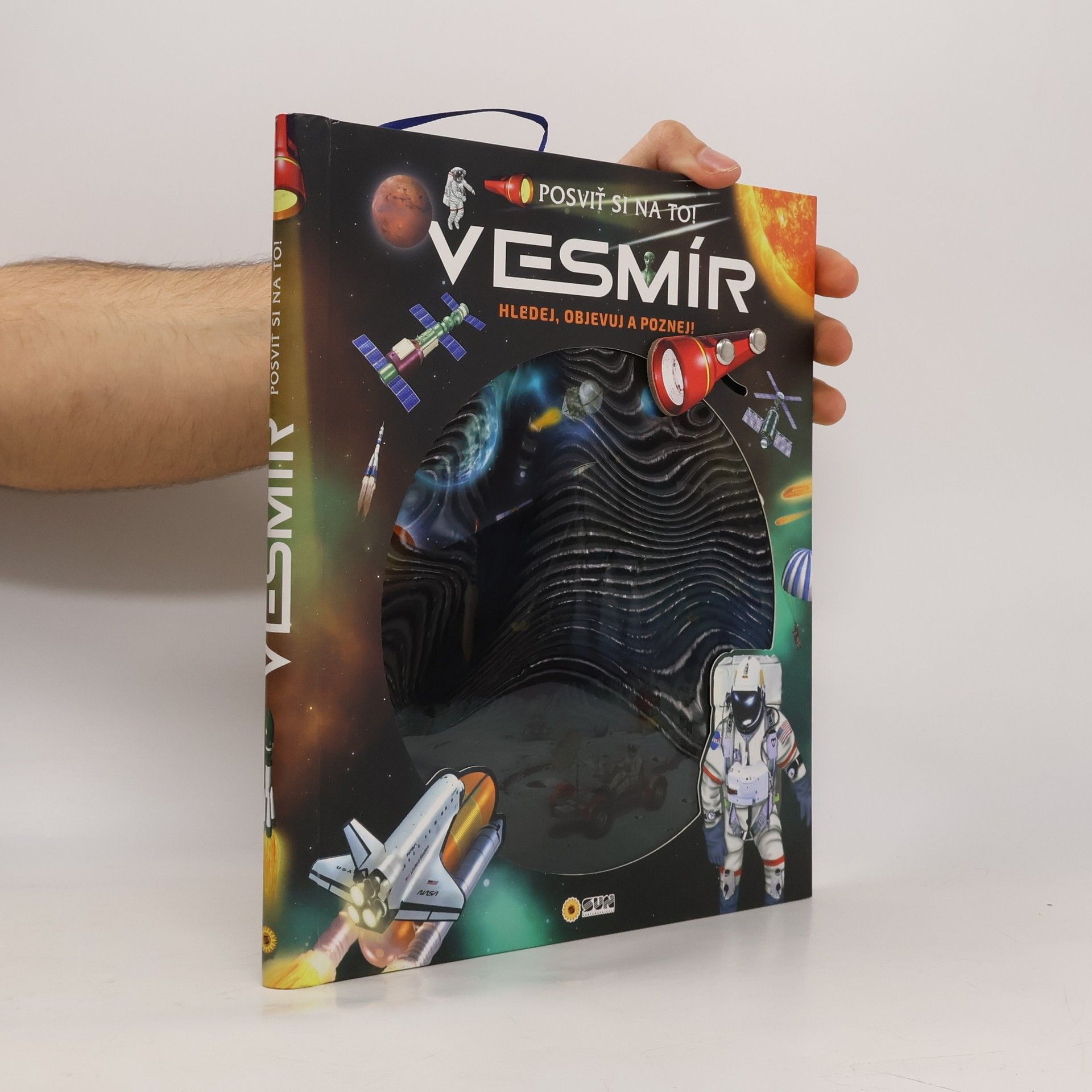 Nakladatelství SUN s.r.o Vesmír Posviť si na to!