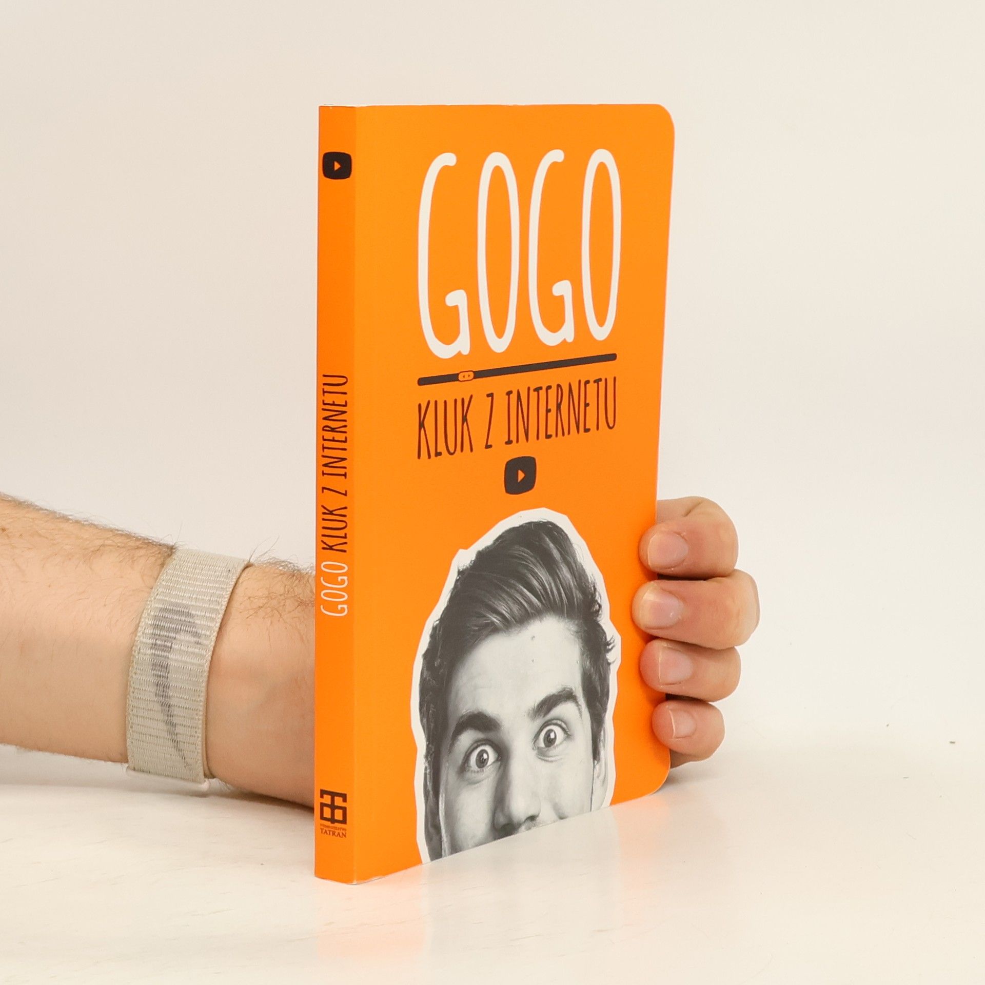 Gogo: Kluk z internetu