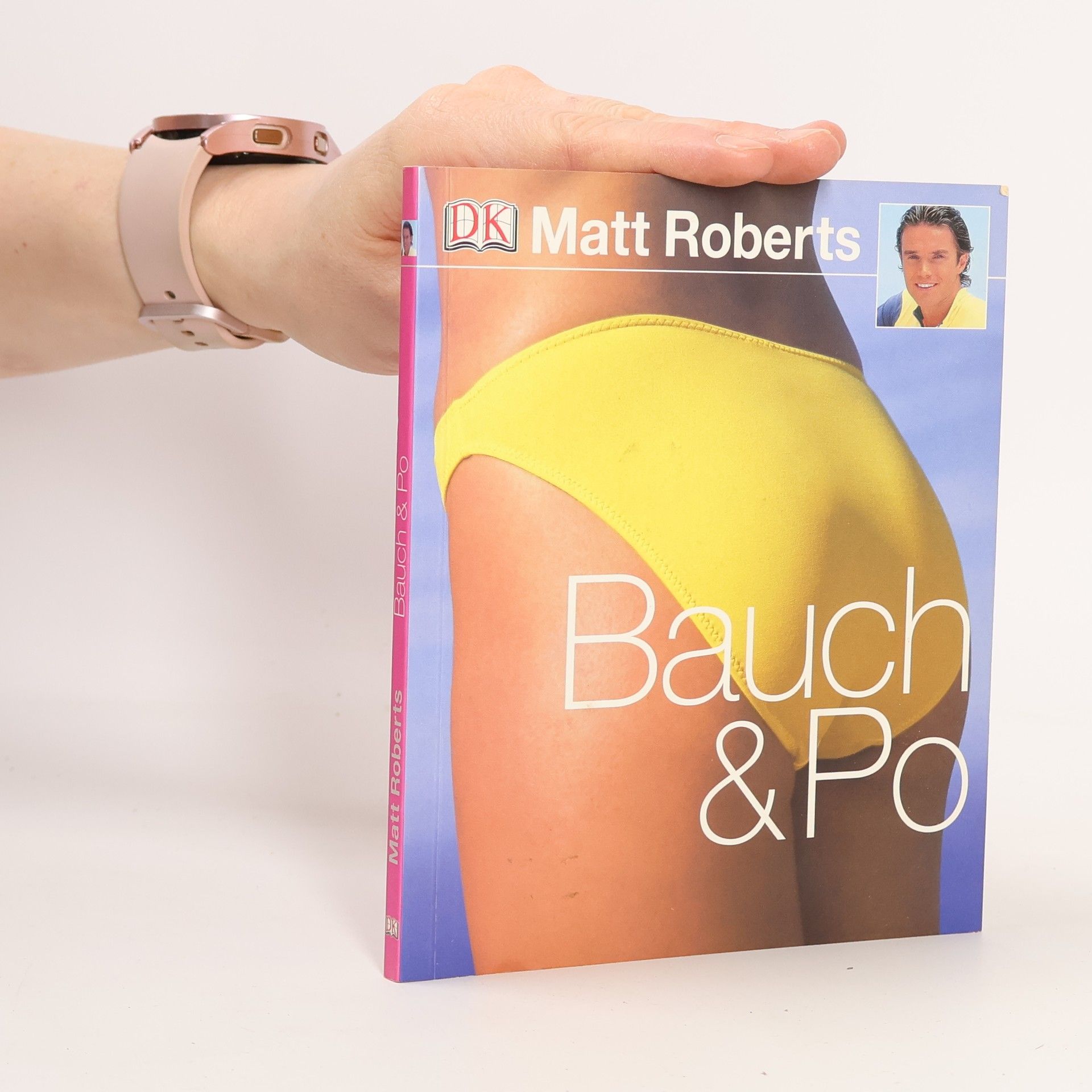 Matt Roberts Bauch und po