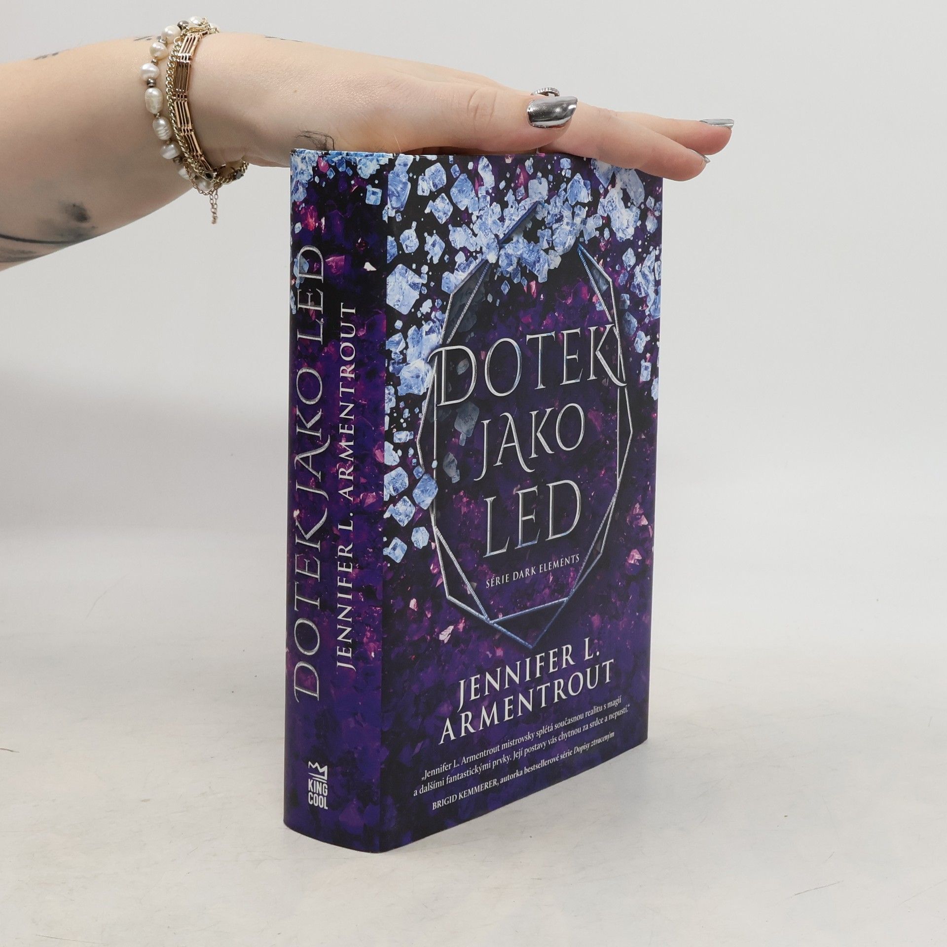 Jennifer L. Armentrout Dotek jako led