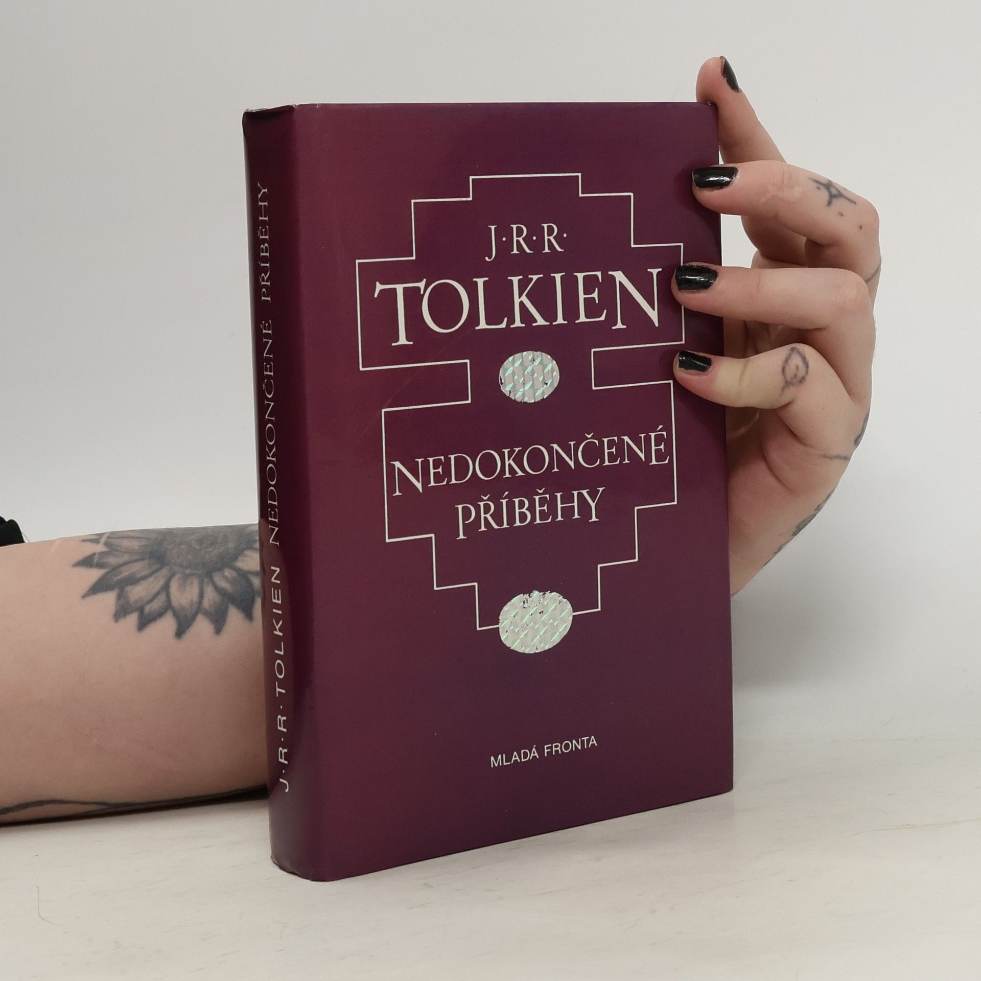 J. R. R. Tolkien Nedokončené příběhy Númenoru a Středozemě