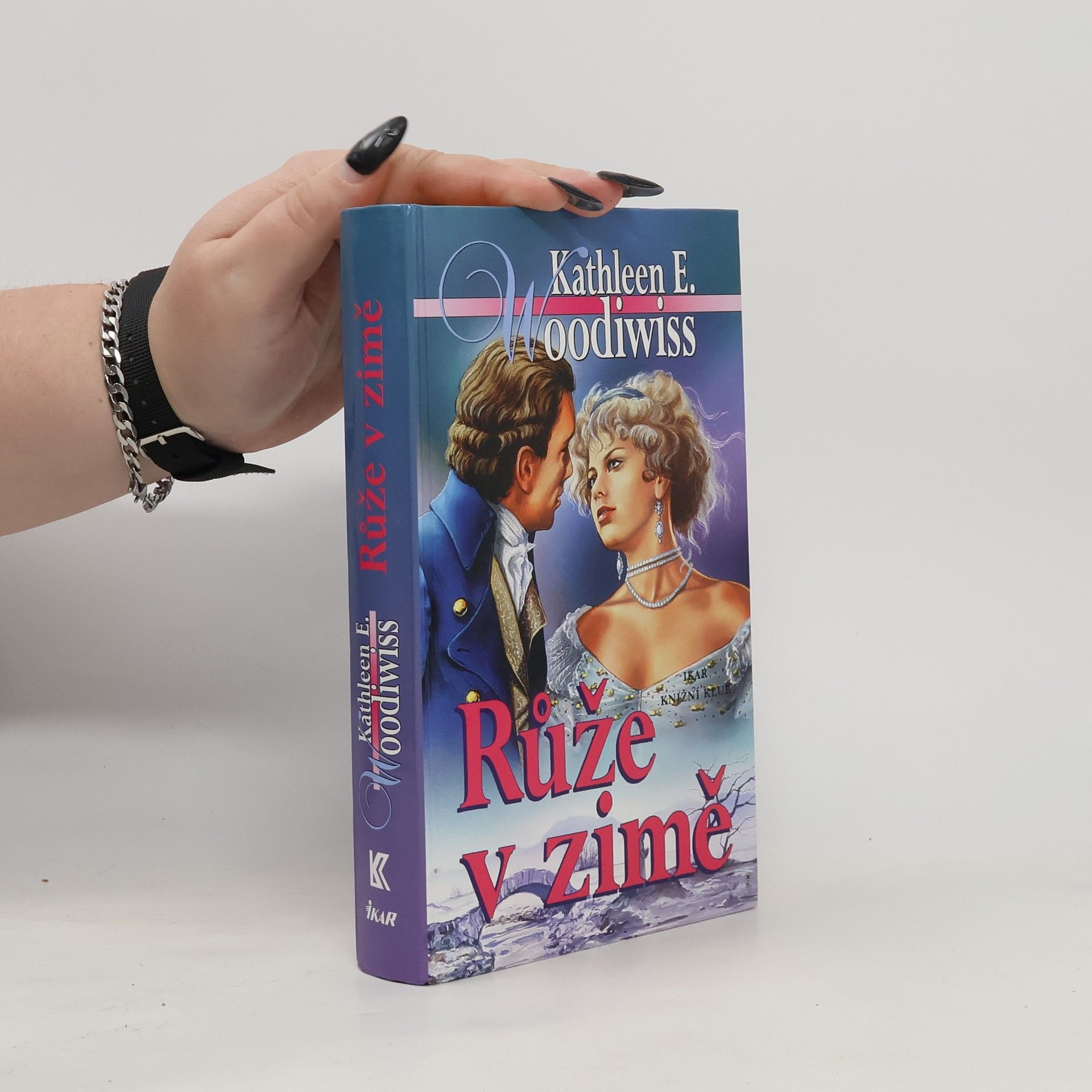 Kathleen E. Woodiwiss Růže v zimě