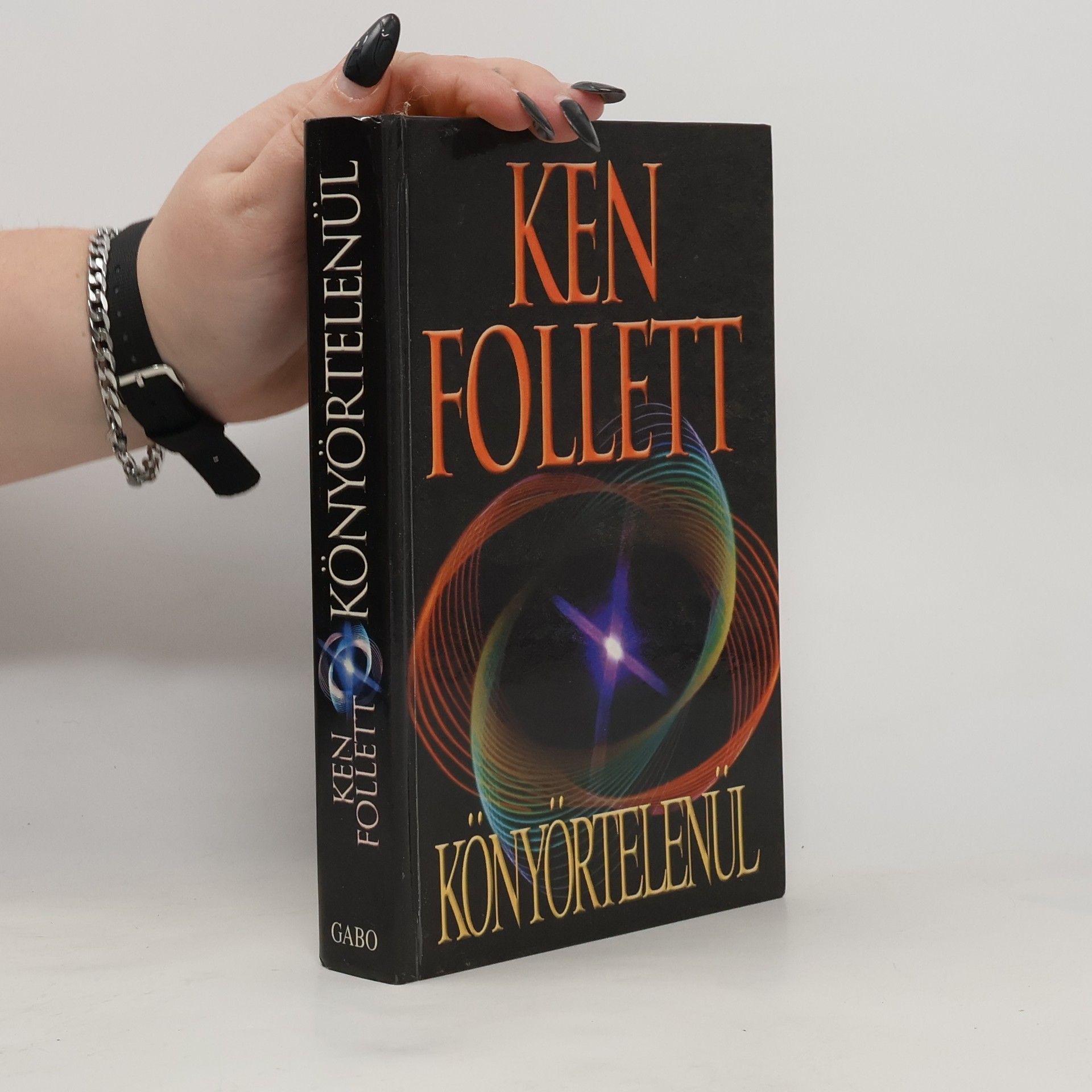 Ken Follett Könyörtelenül