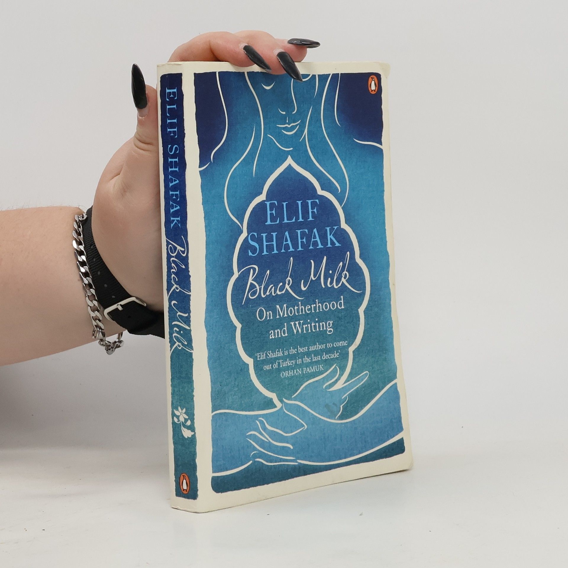 Elif Şafak Black Milk