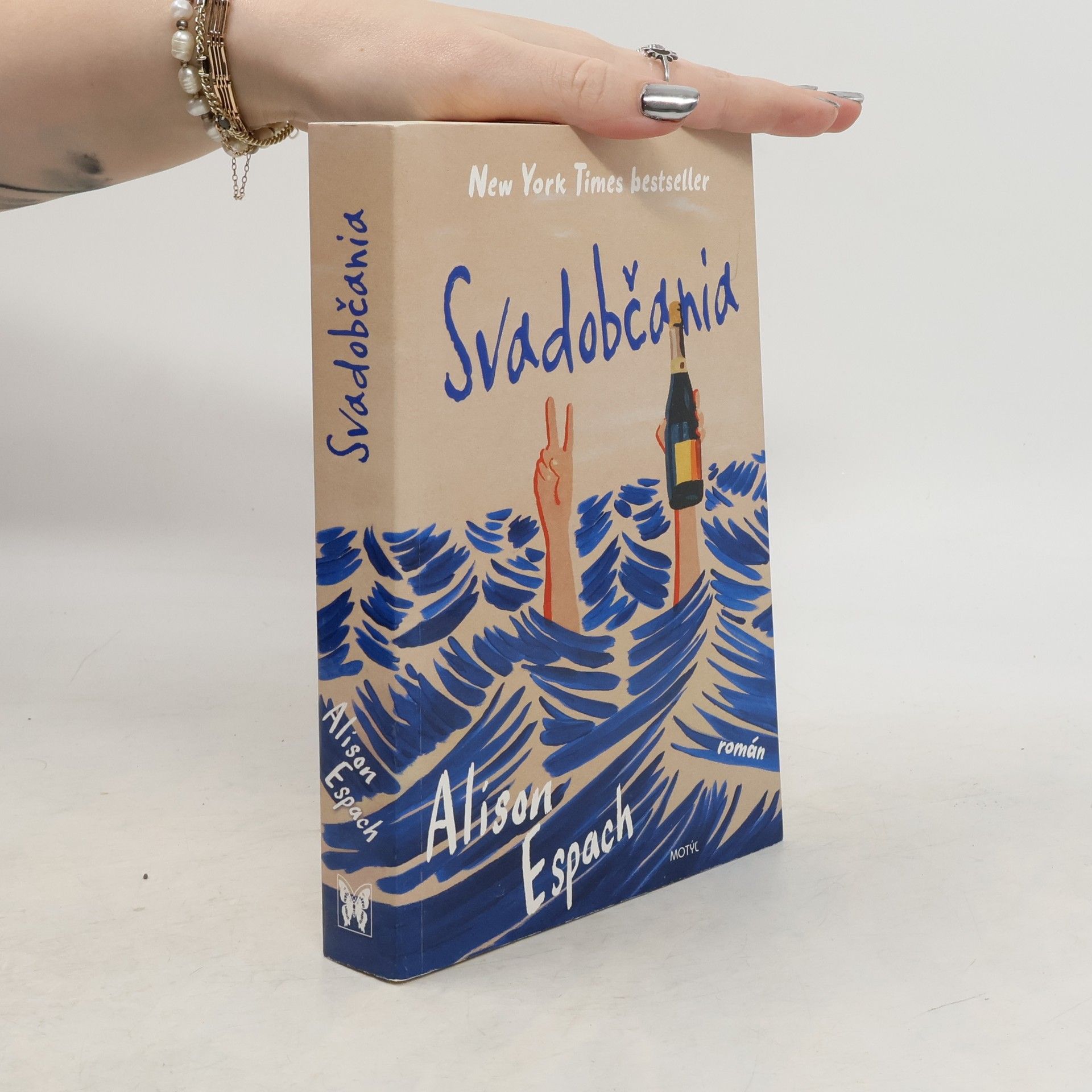 Alison Espach Svadobčania