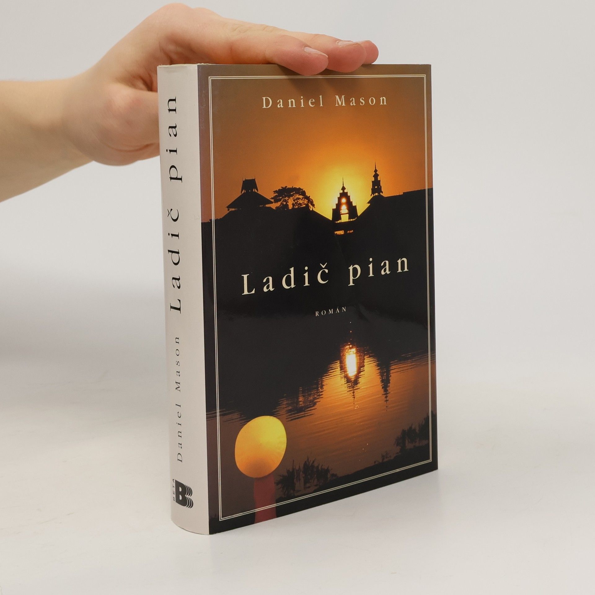 Daniel Mason Ladič pian : [román]