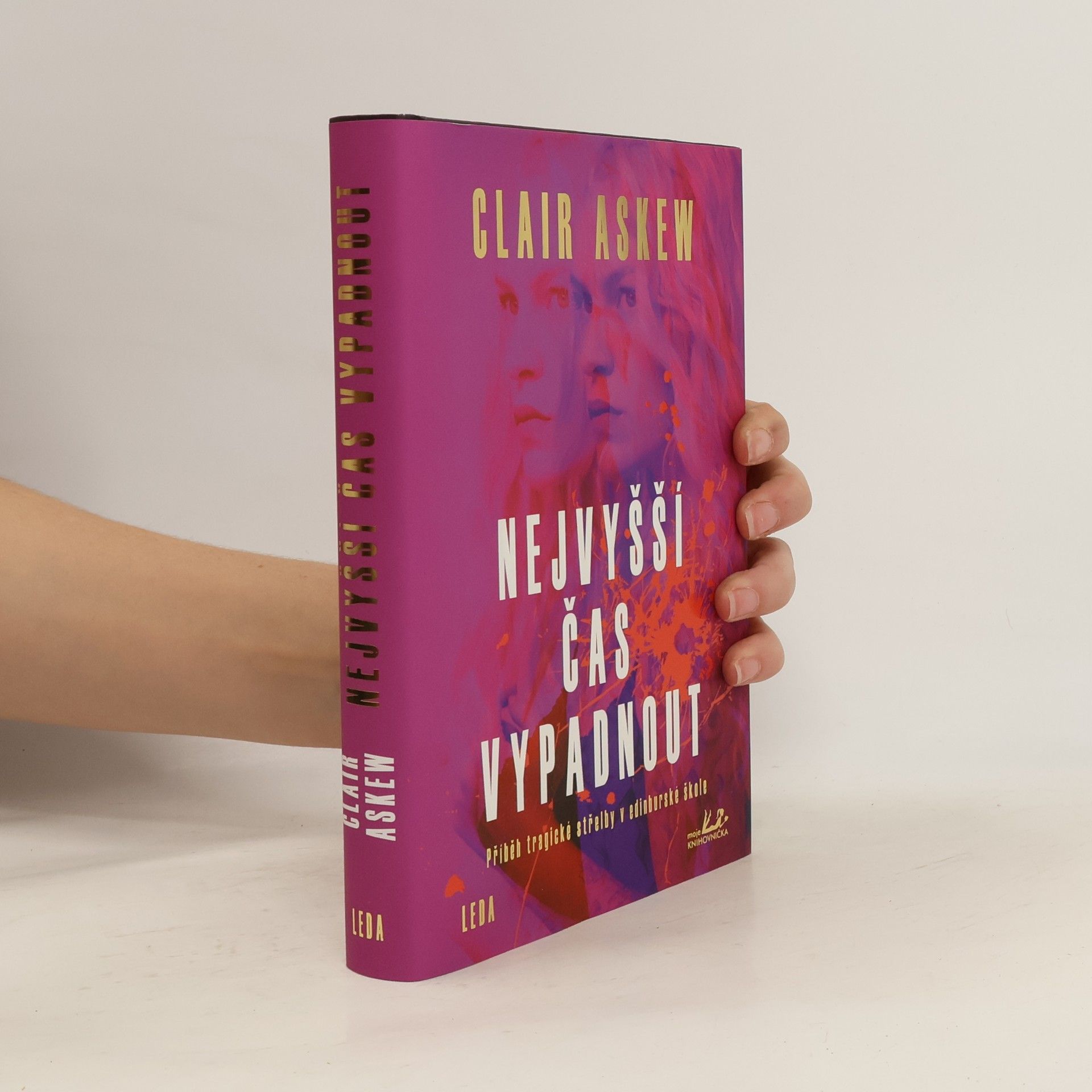Claire Askew Nejvyšší čas vypadnout