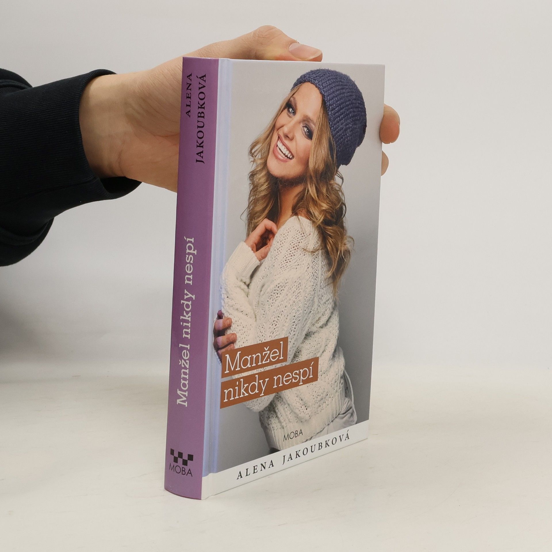 Aliena de Longhe Manžel nikdy nespí