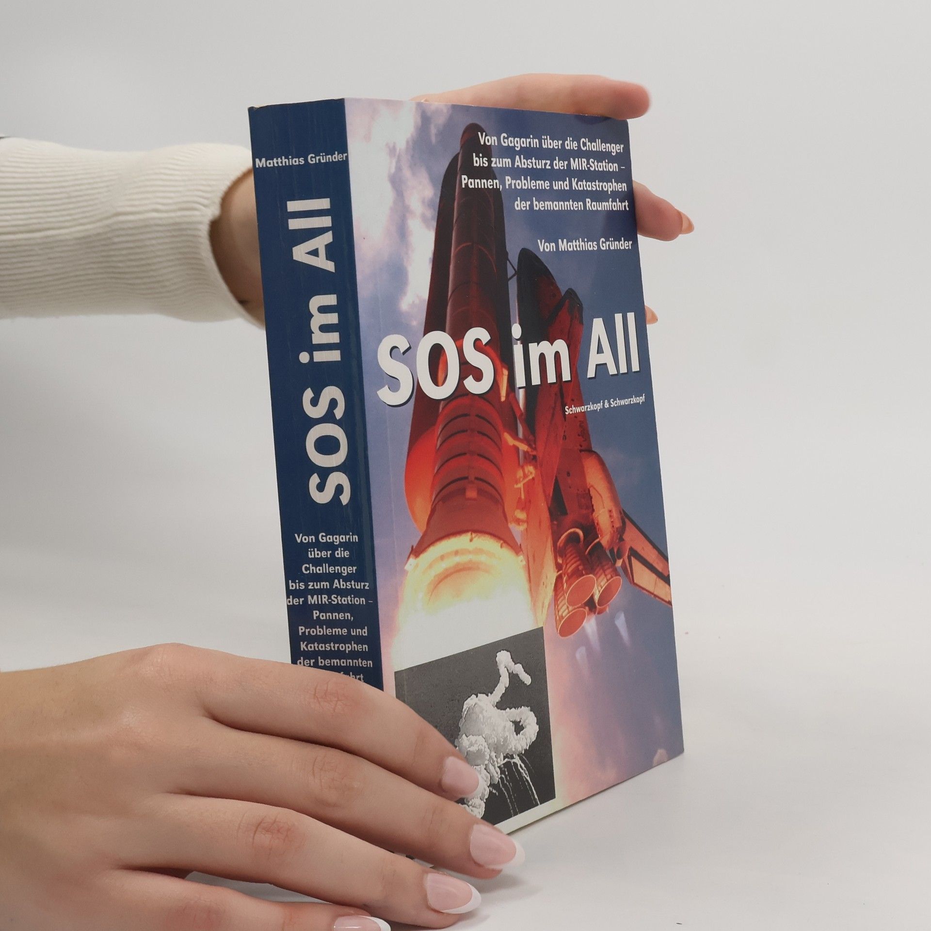 Matthias Gru nder SOS im All
