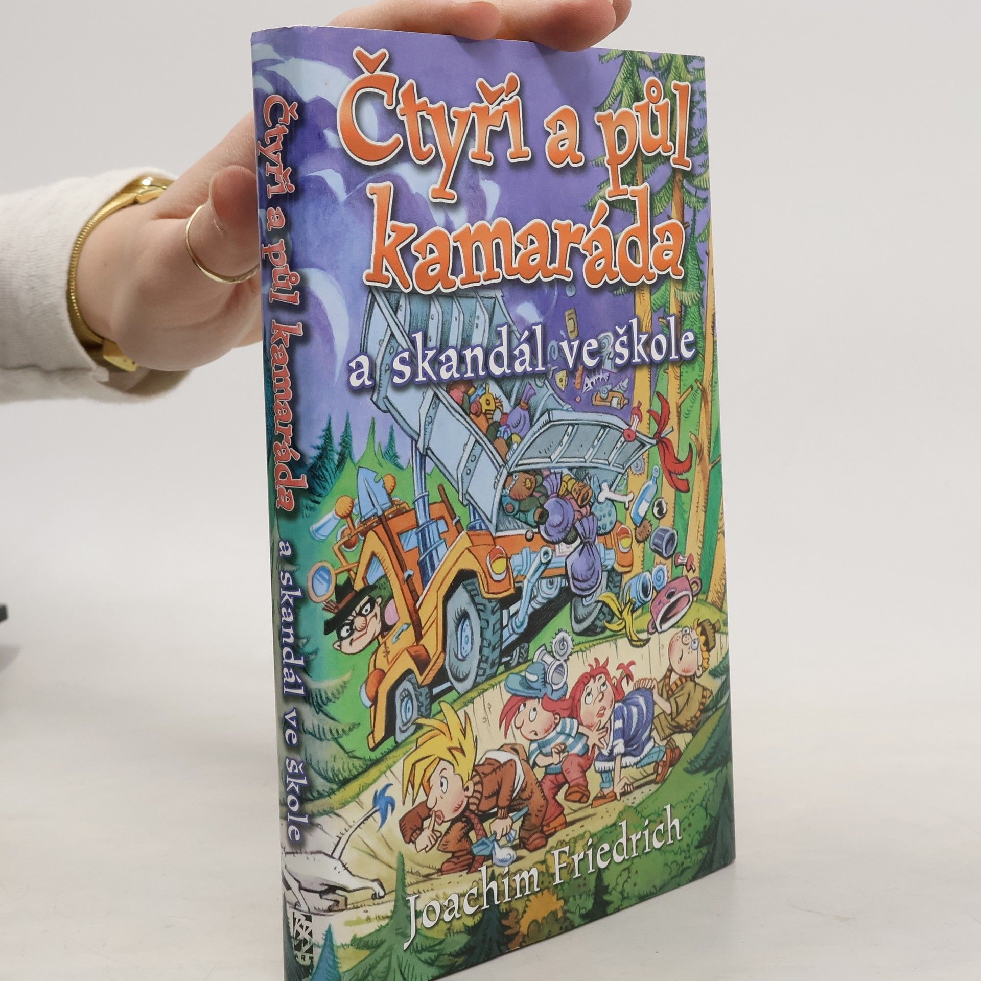 Čtyři a půl kamaráda a skandál ve škole