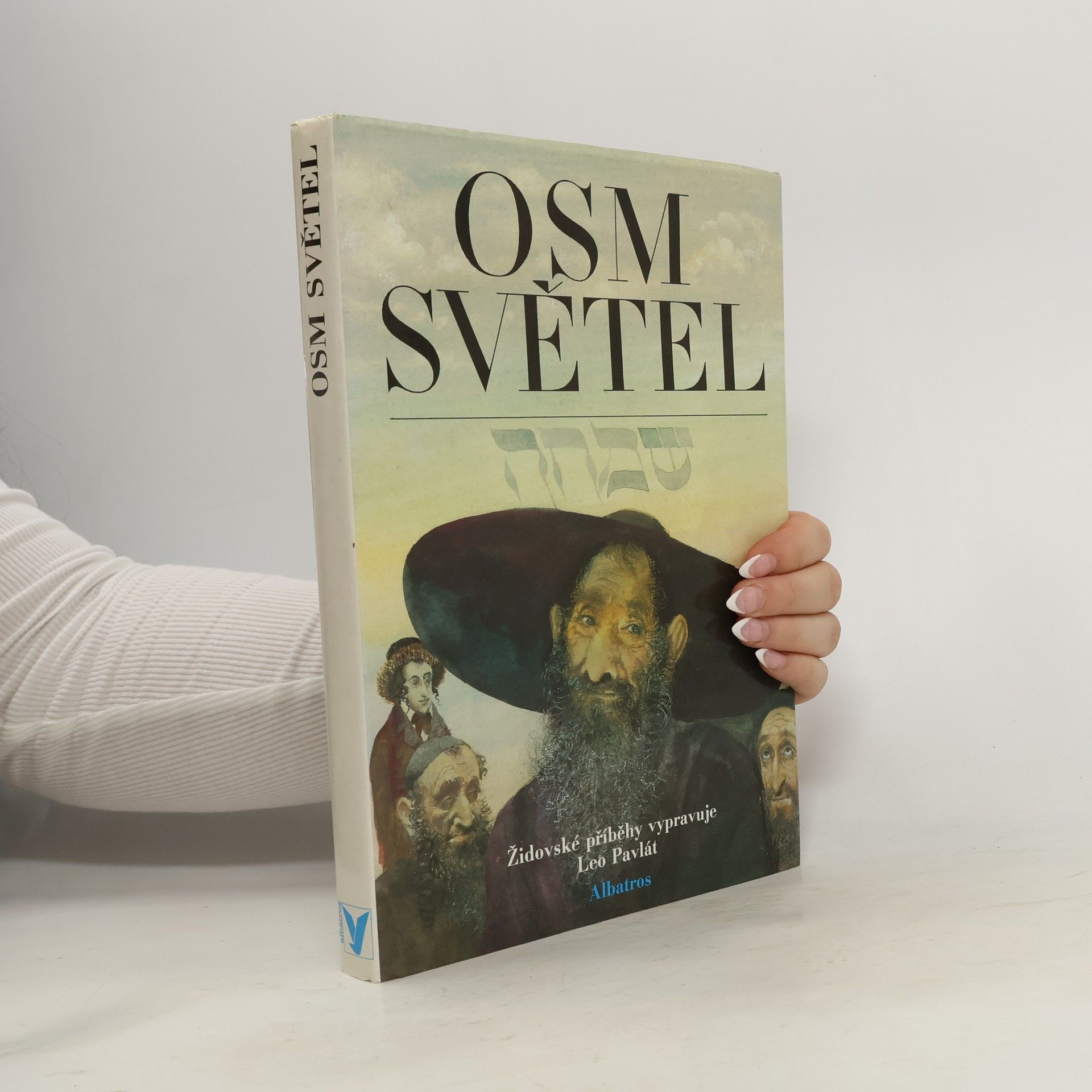 Osm světel