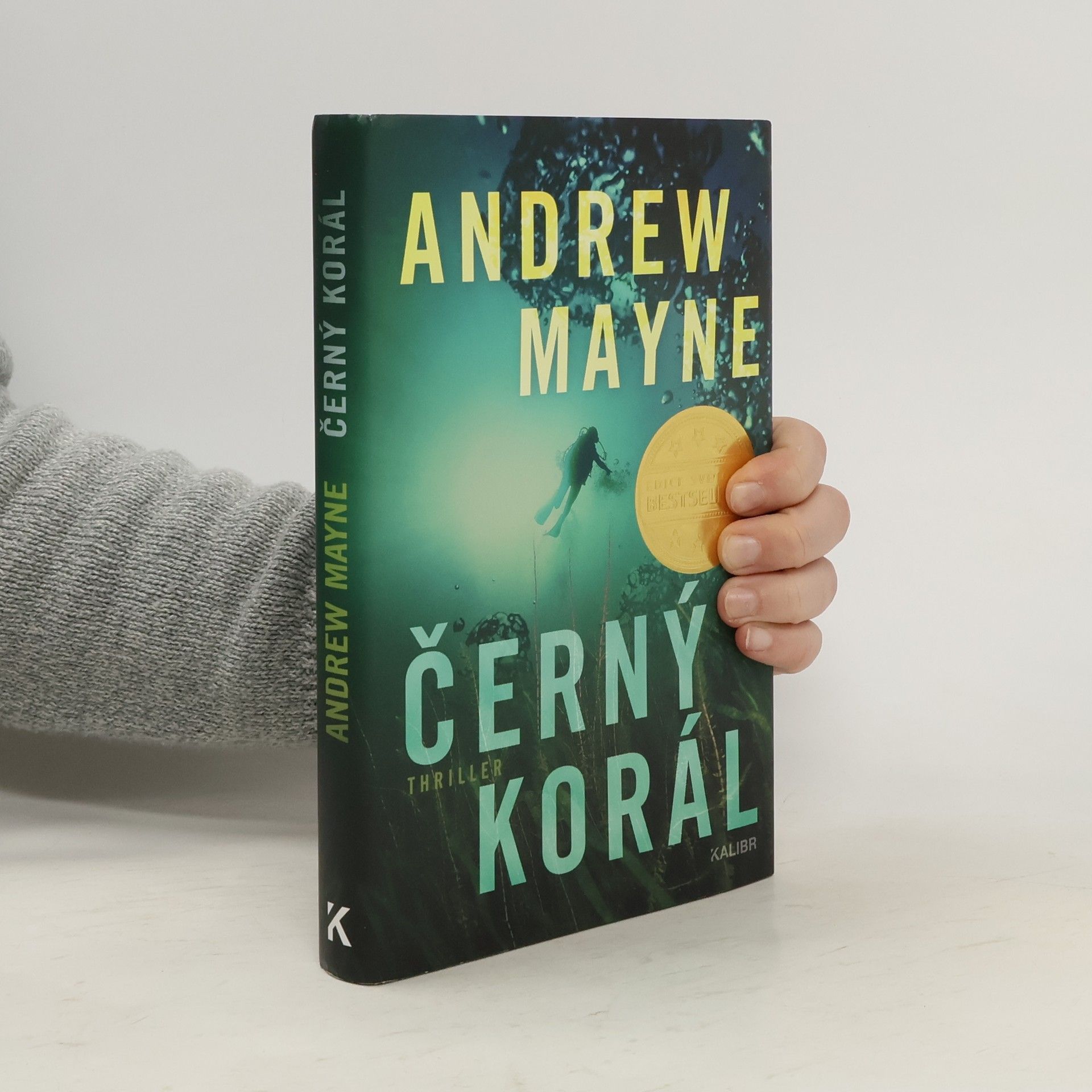 Andrew Mayne Černý korál