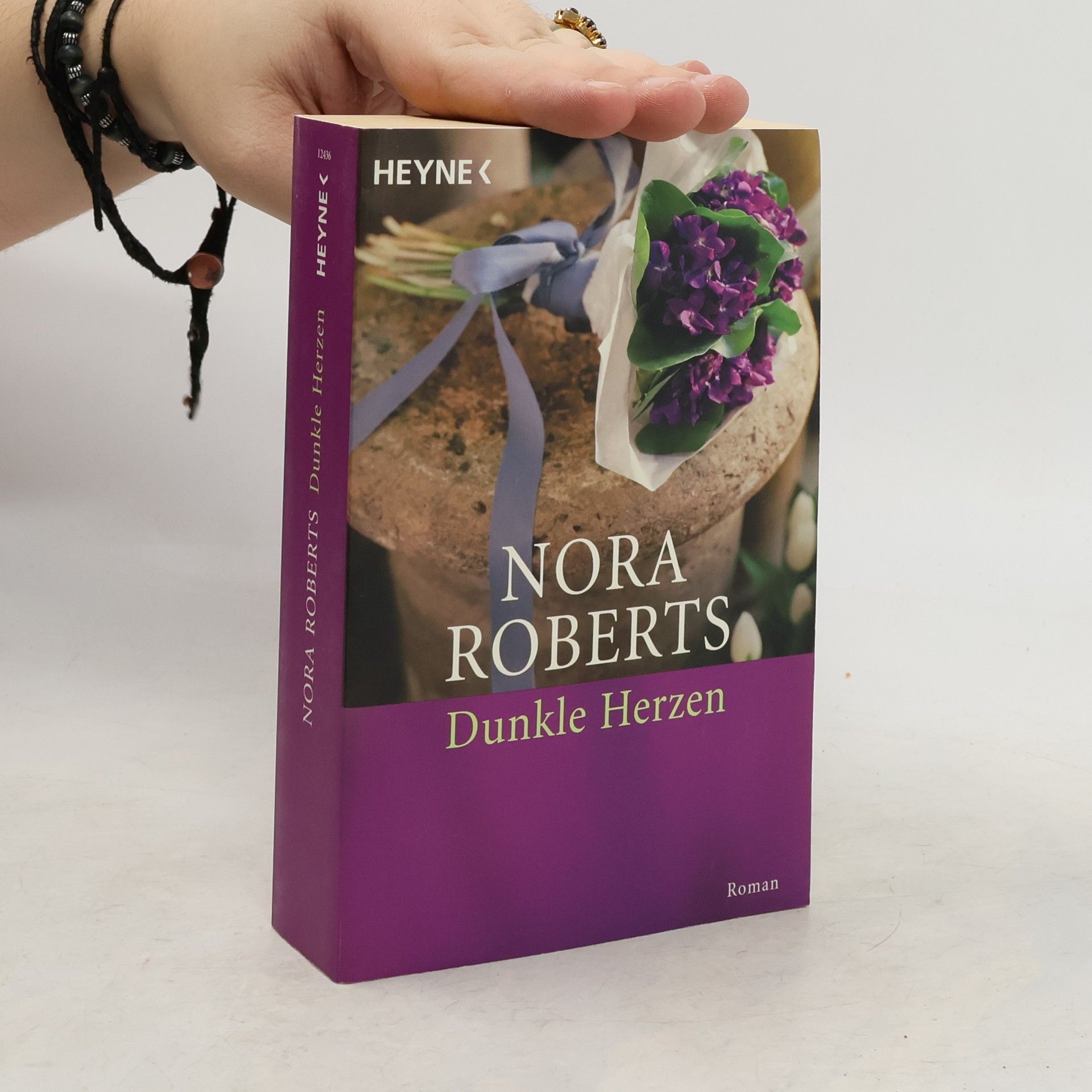 Nora Roberts Dunkle Herzen