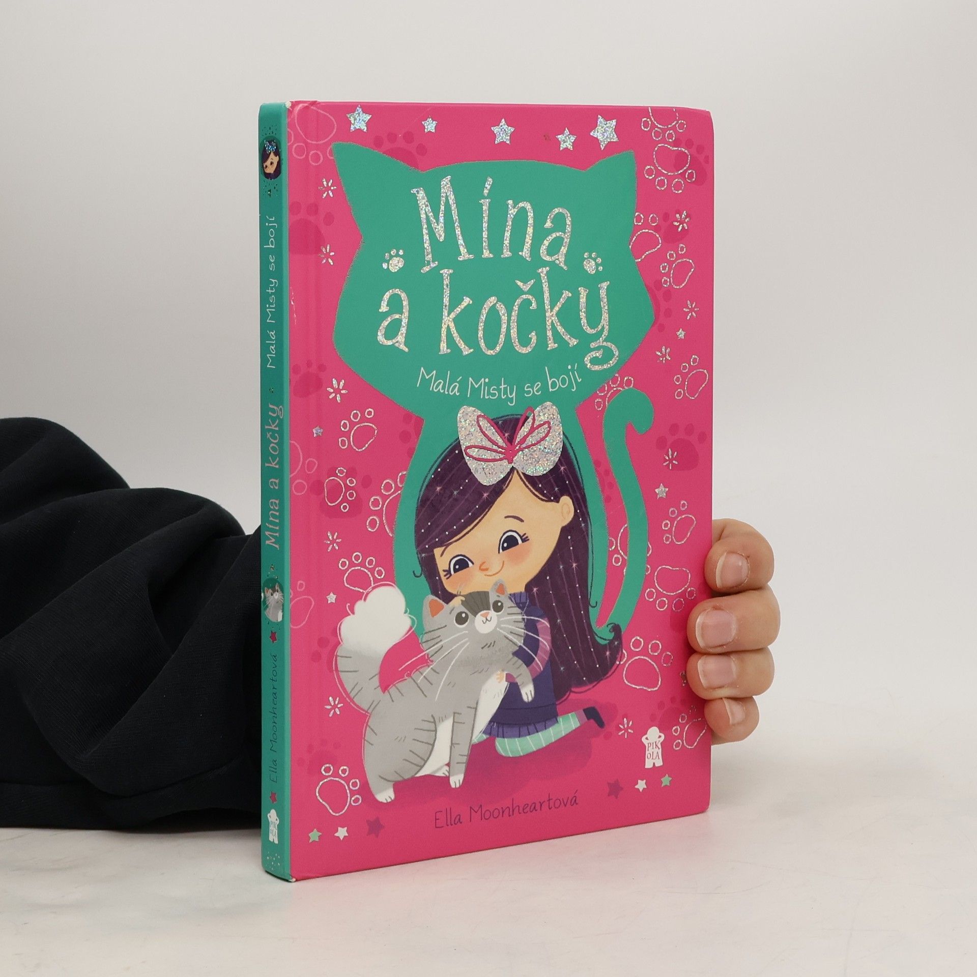 Mína a kočky. Malá Misty se bojí