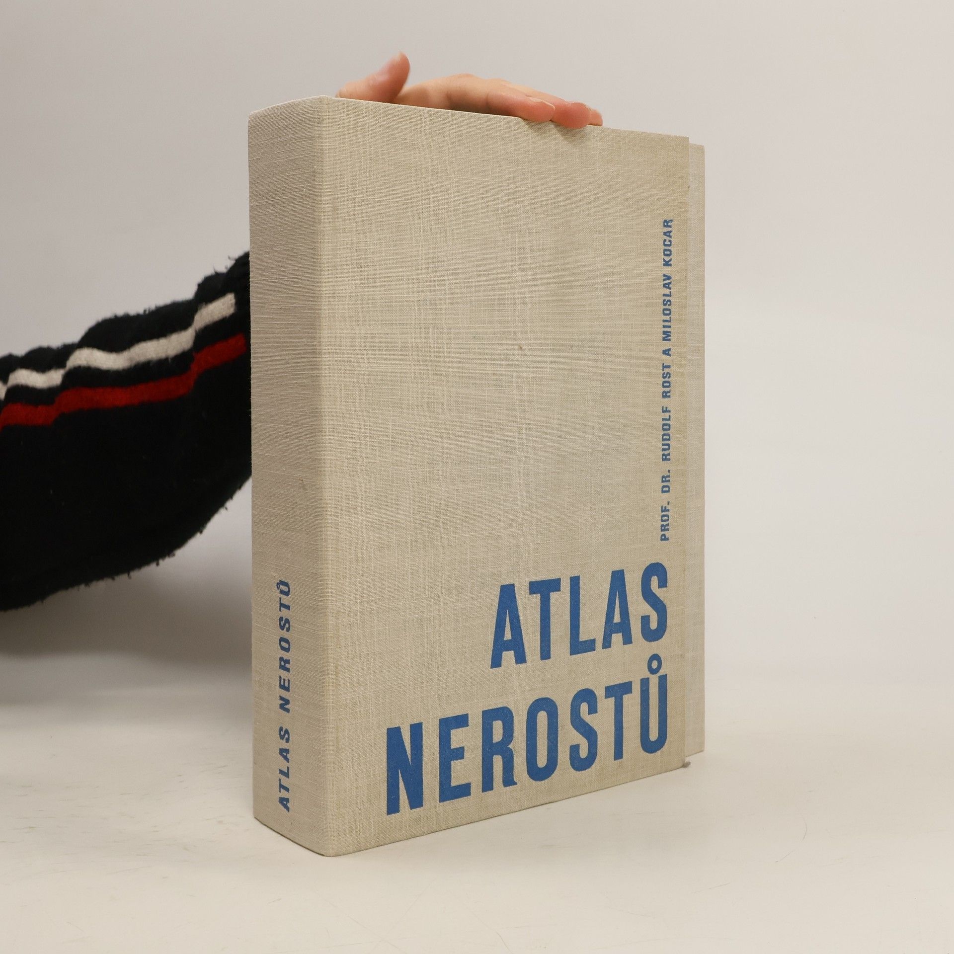 Atlas nerostů