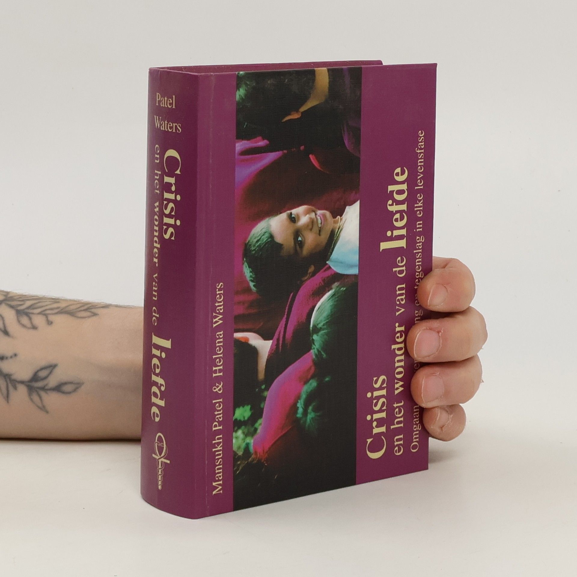 Mansukh Patel Lotusreeks: Crisis en het wonder van de liefde