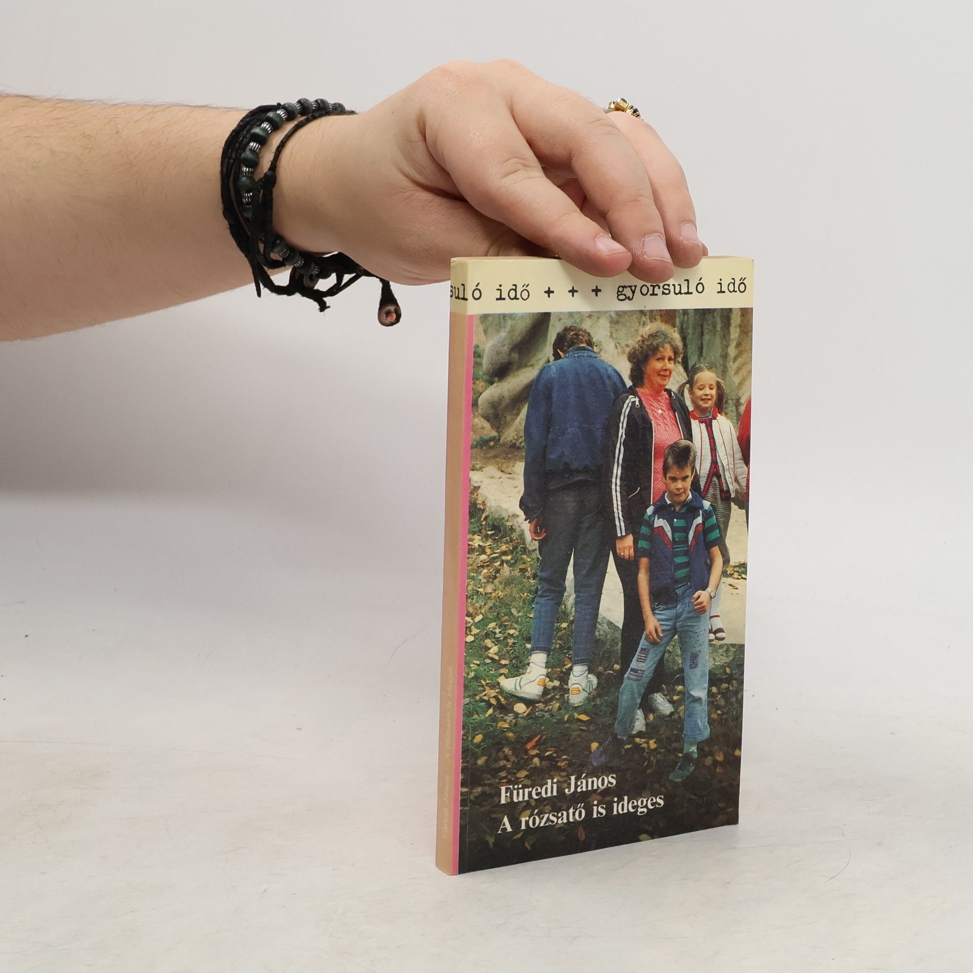 A rózsatő is ideges