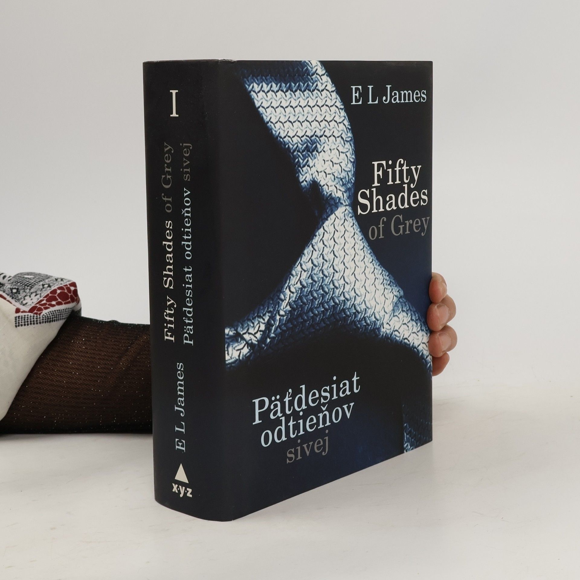E L James Päťdesiat odtieňov sivej