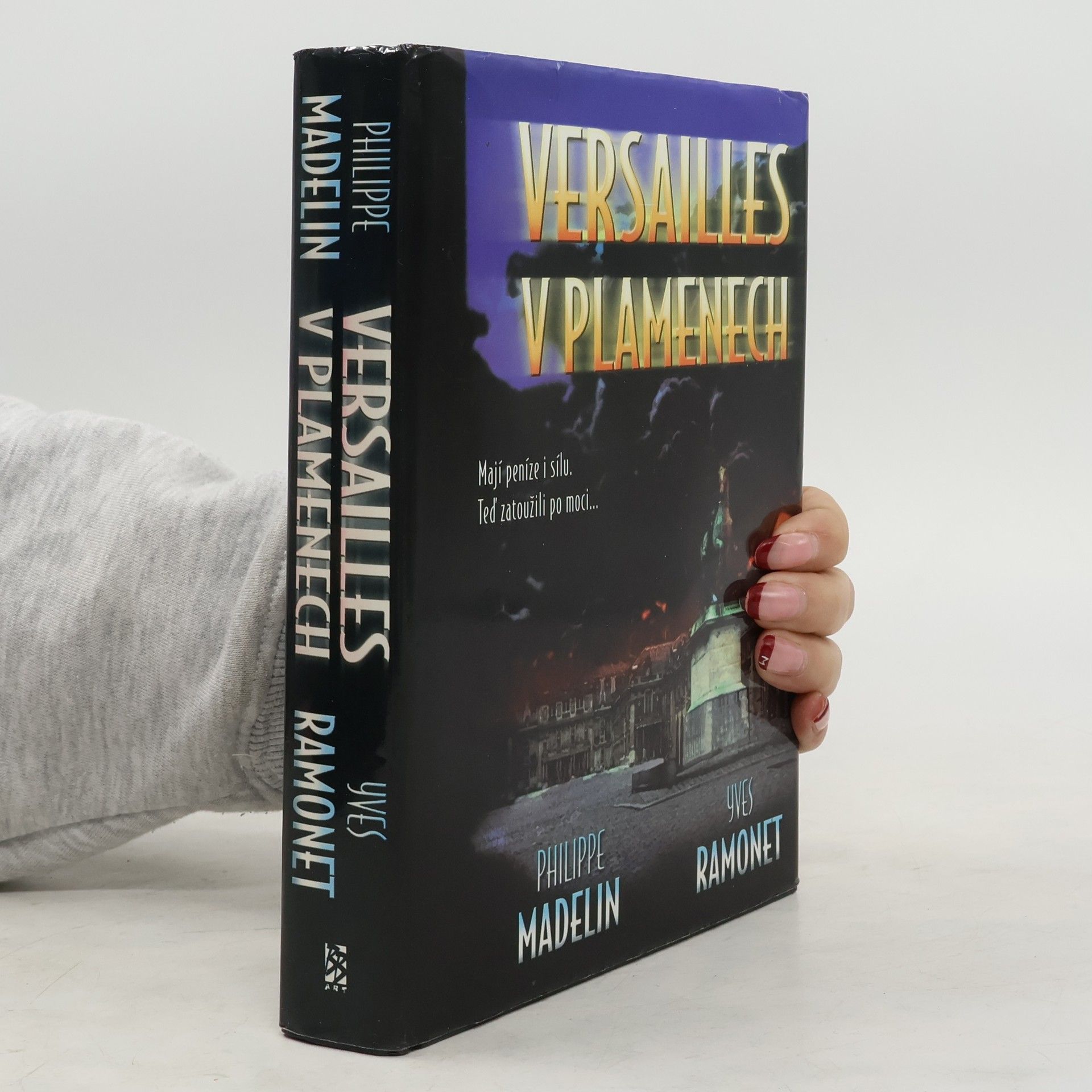 Versailles v plamenech