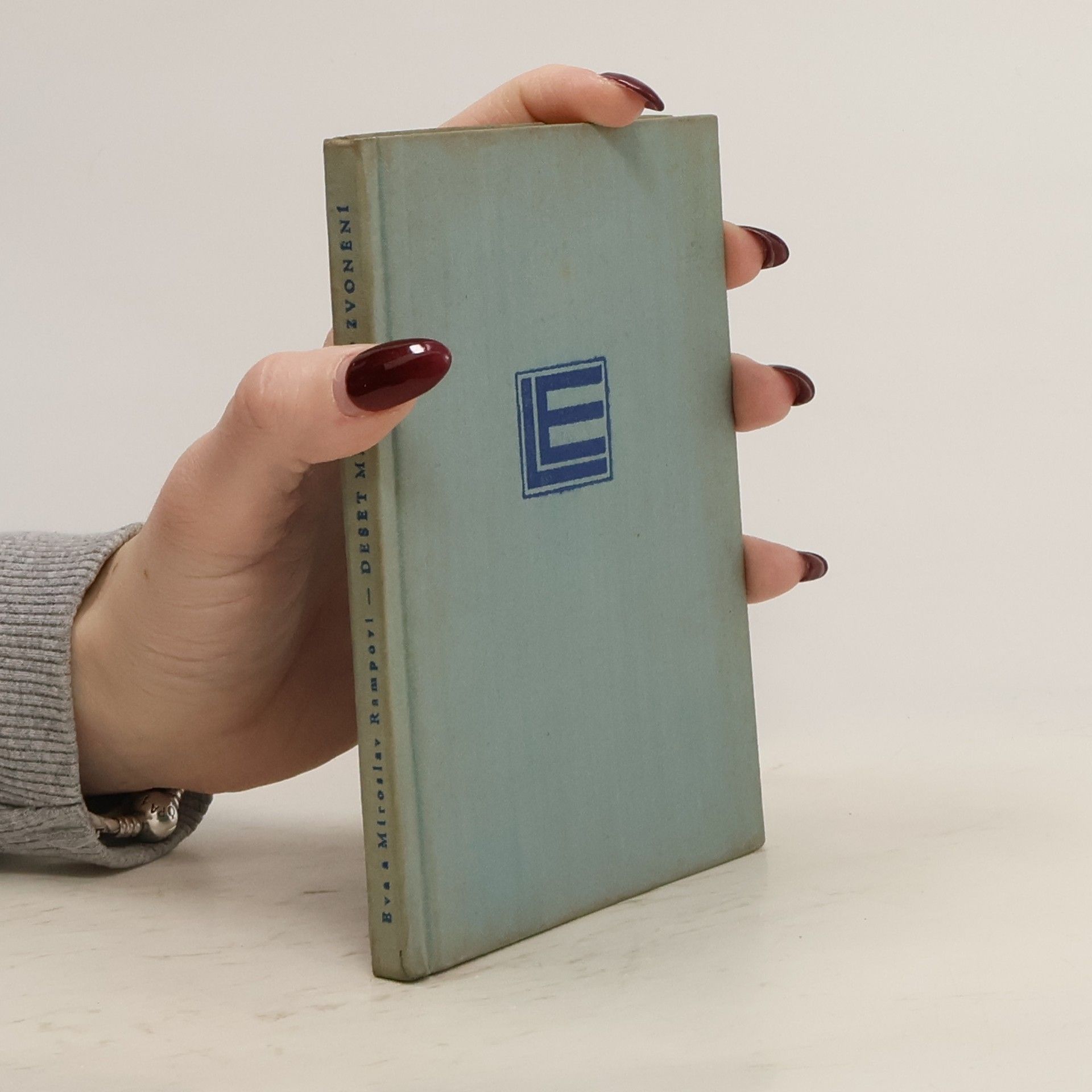 Deset minut po zvonění