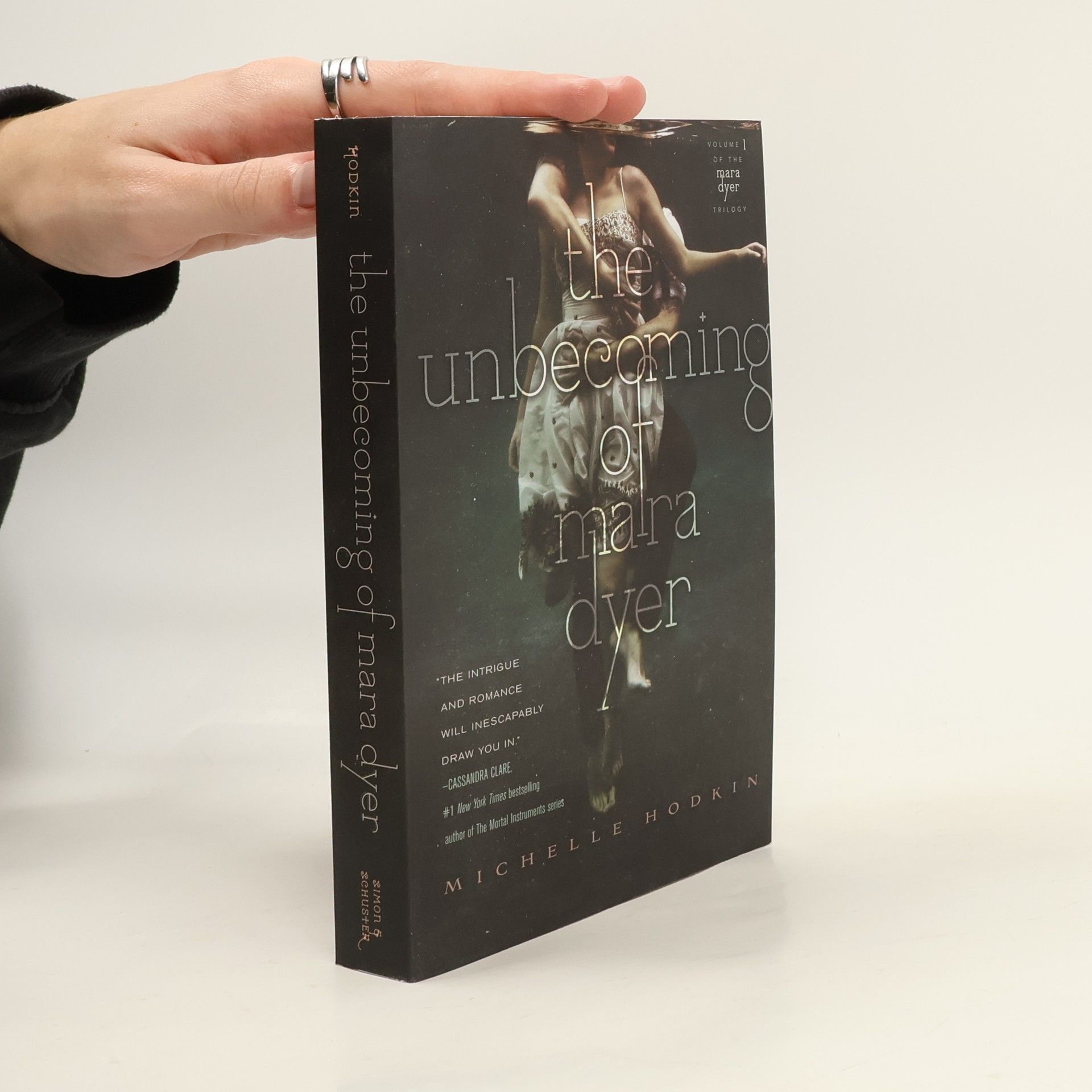 The Unbecoming of Mara Dyer