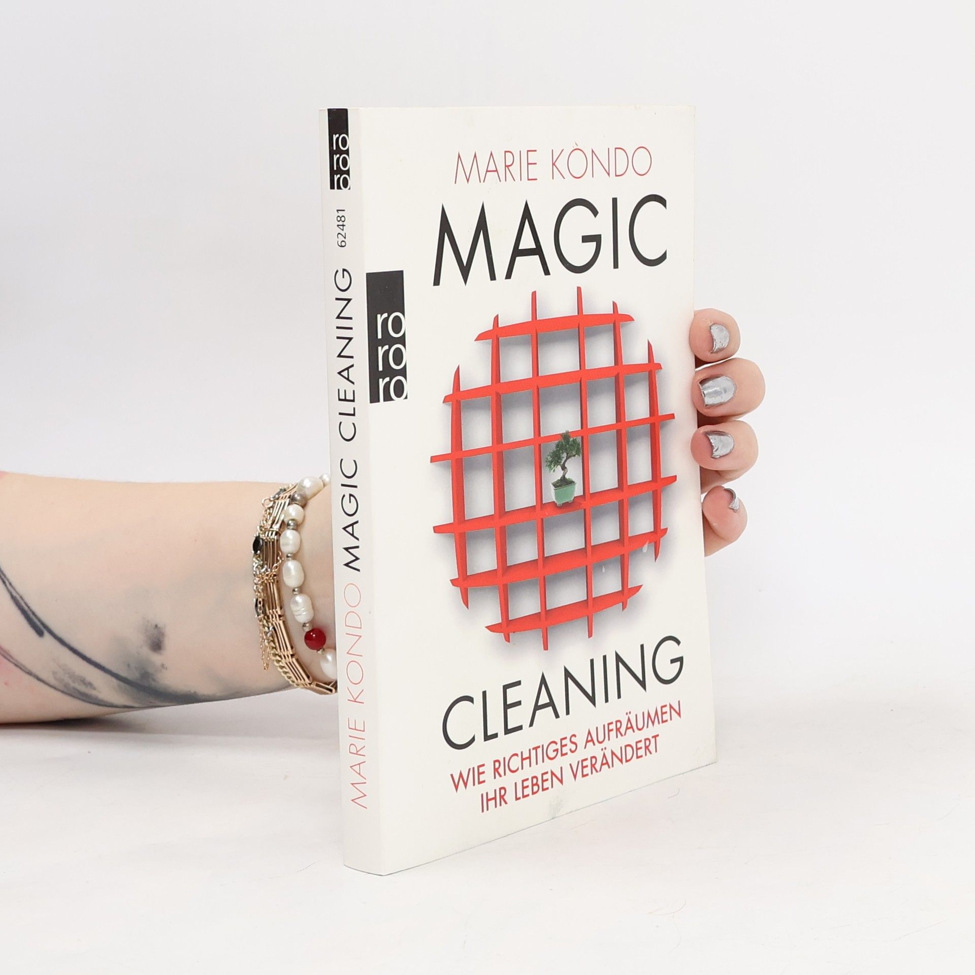 Marie Kondo Magic cleaning