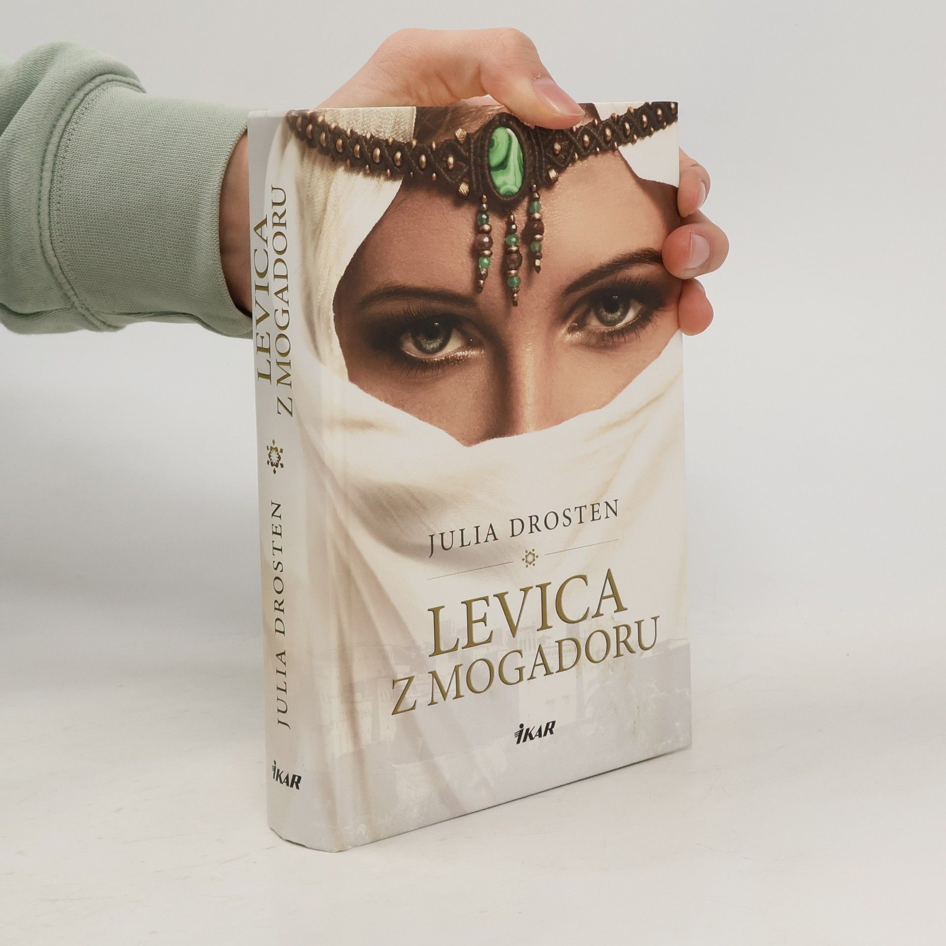 Julia Drosten Levica z Mogadoru