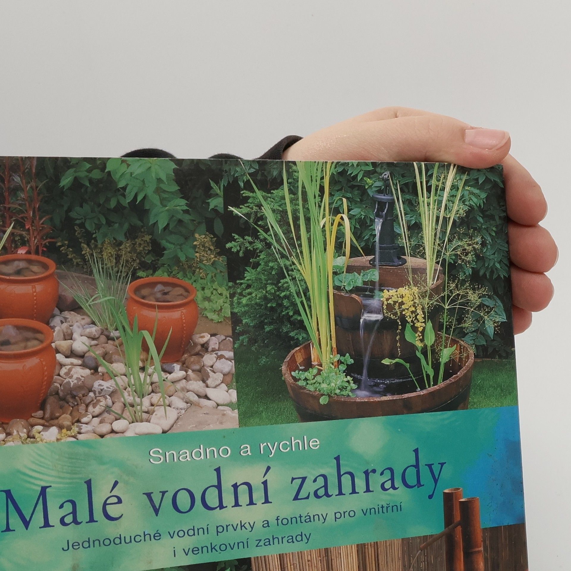 Malé vodní zahrady: Jednoduché vodní prvky a fontány pro vnitřní i venkovní zahrady