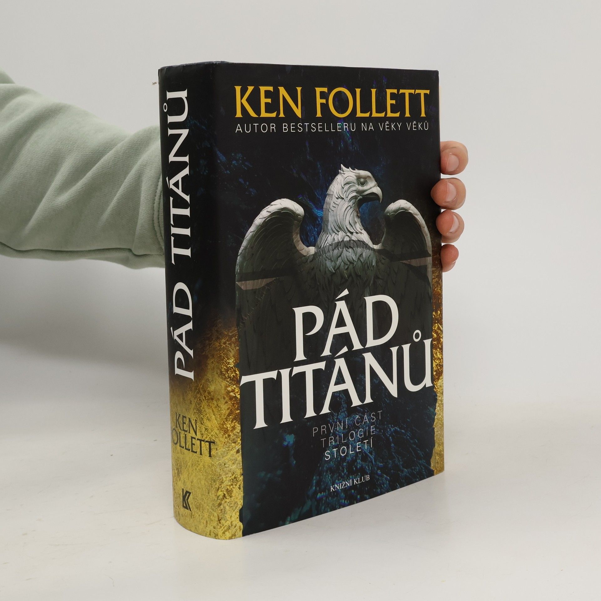 Ken Follett Pád titánů