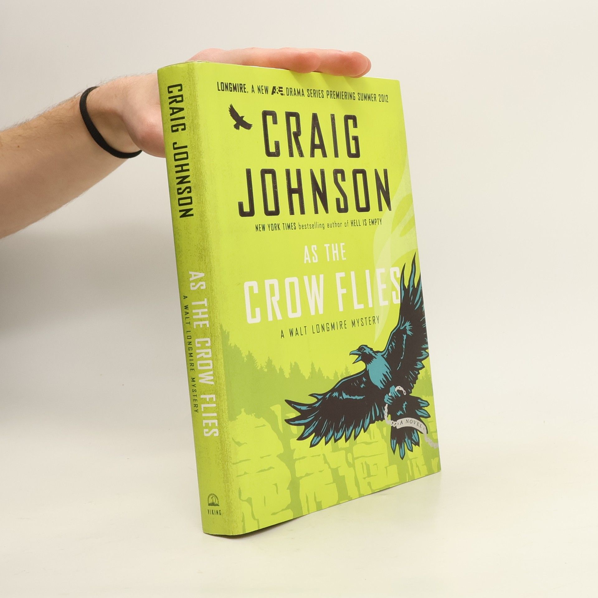 Craig Johnson Walt Longmire Mystery: As The Crow Flies