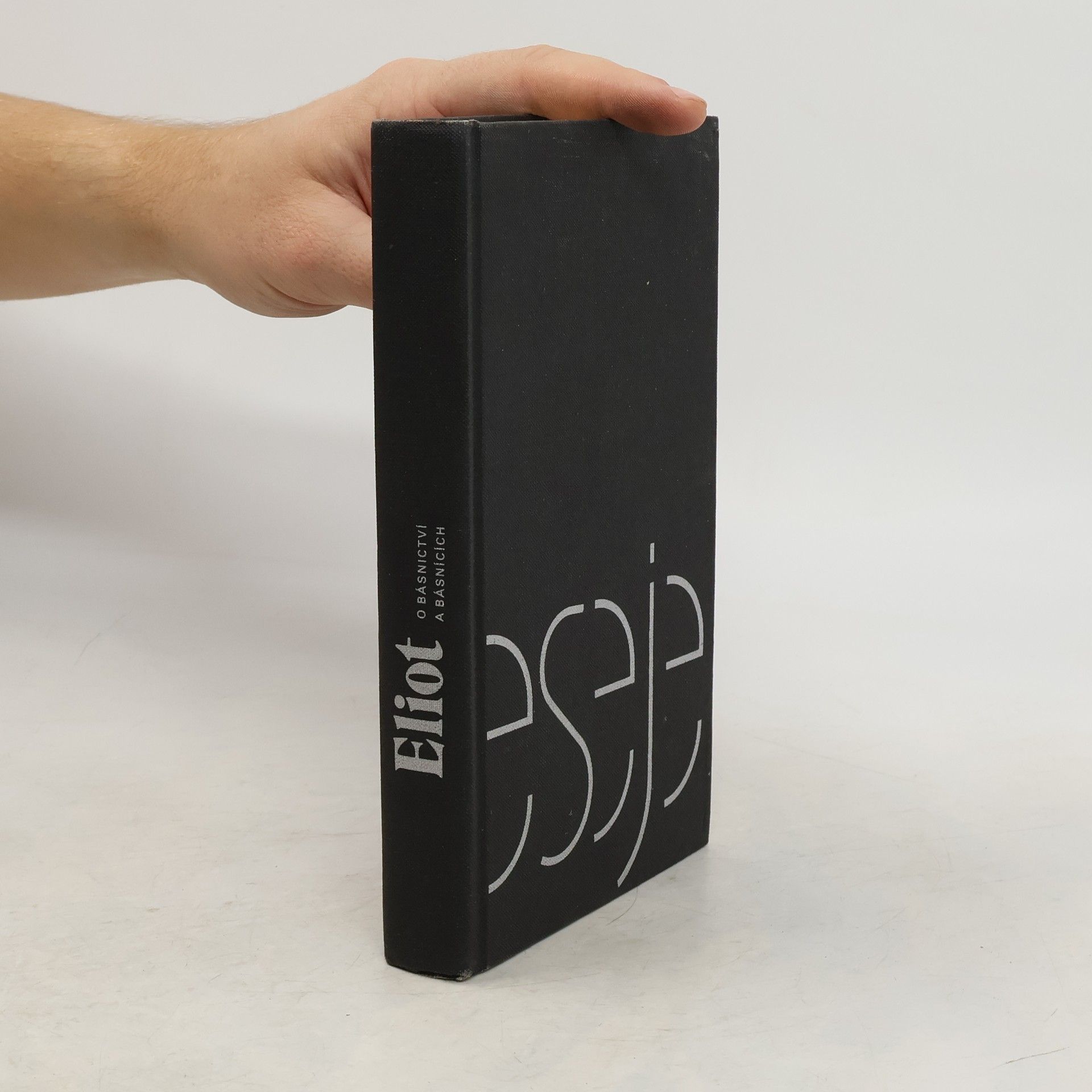 T. S. Eliot O básnictví a básnících