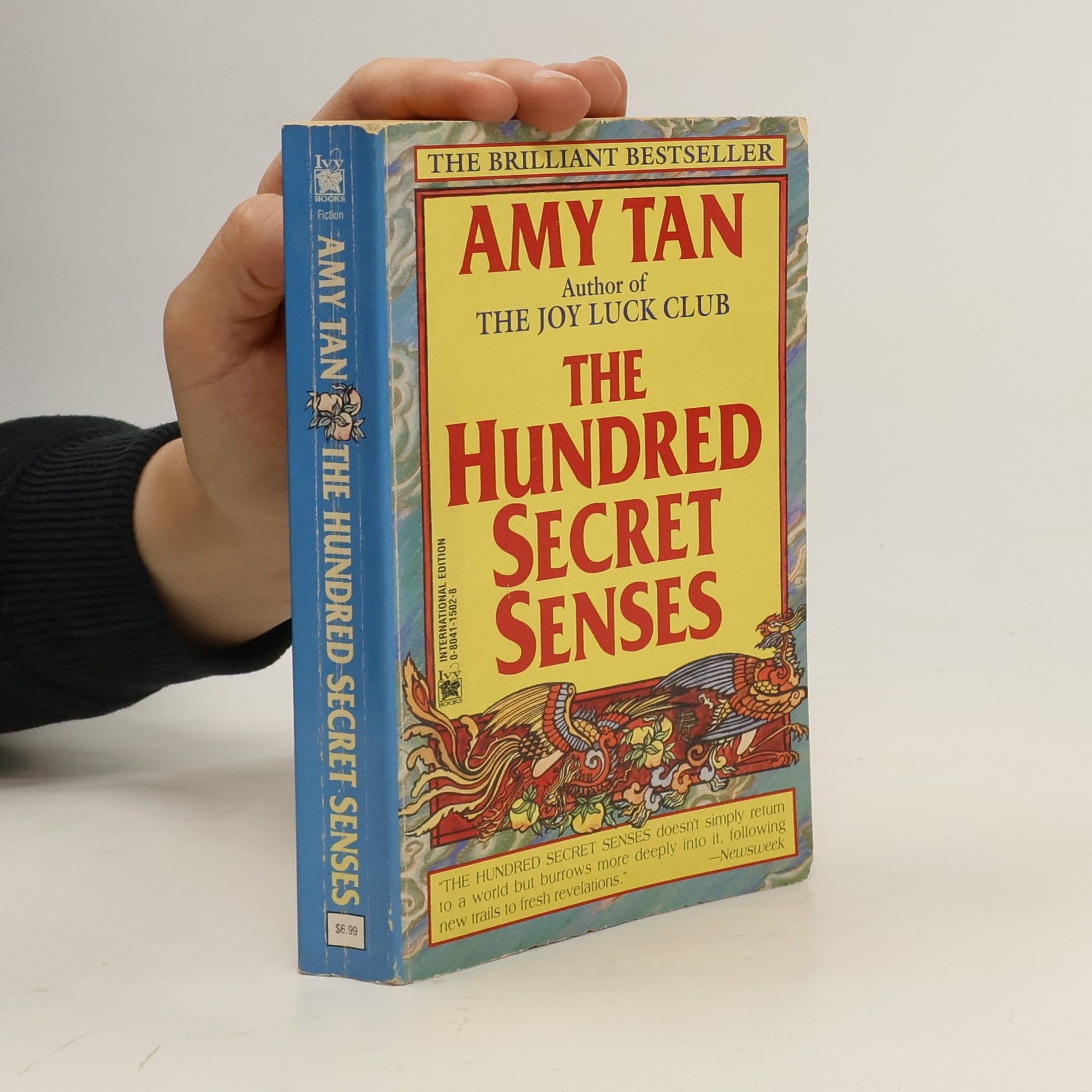 Amy Tan The Hundred Secret Senses: International Edition
