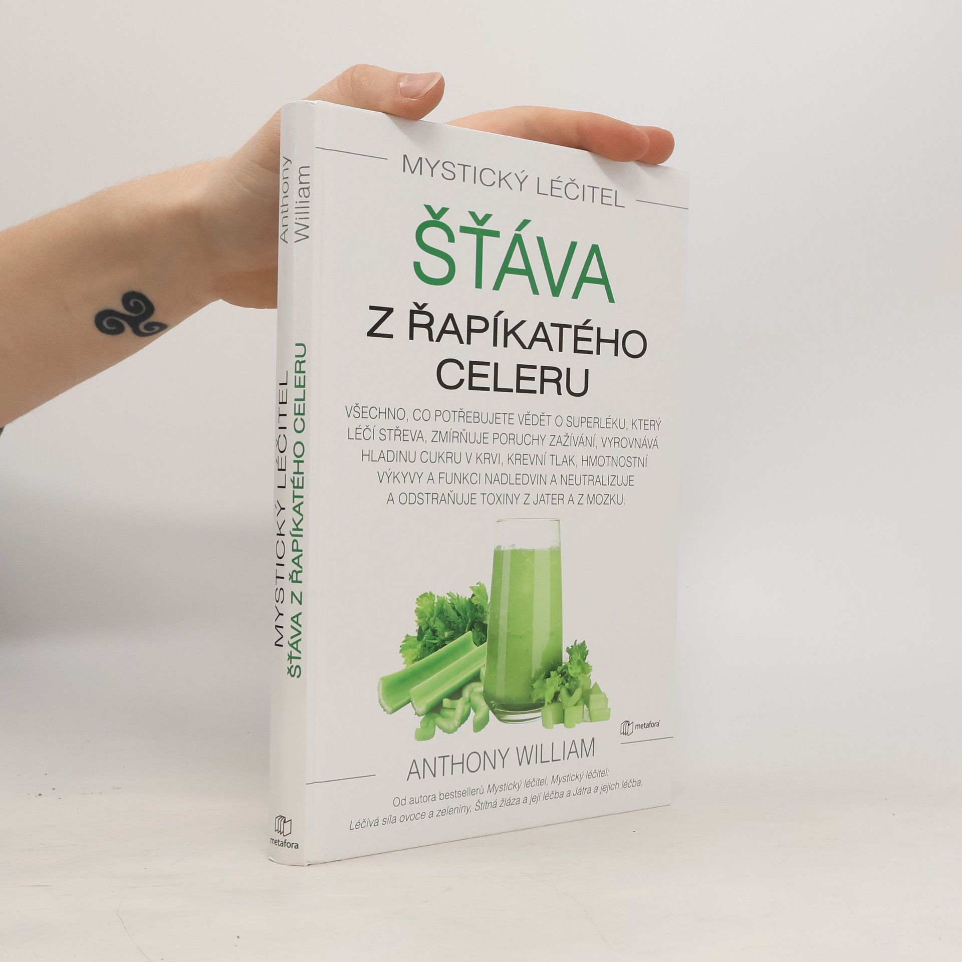 Anthony William Šťáva z řapíkatého celeru