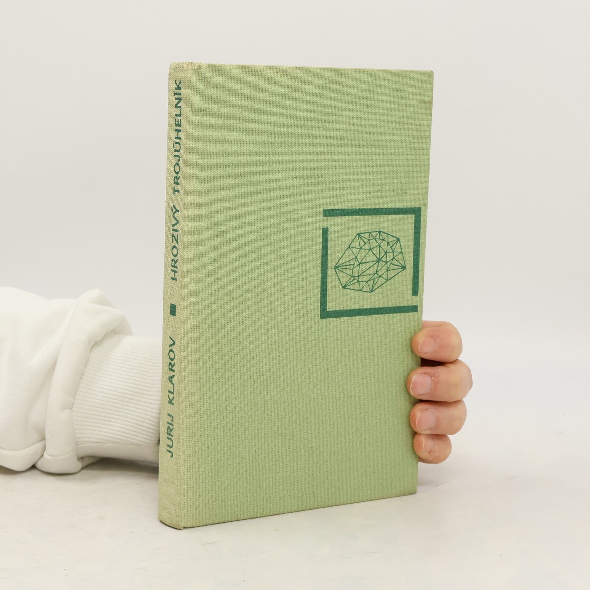 Jurij Michajlovič Klarov Hrozivý trojúhelník