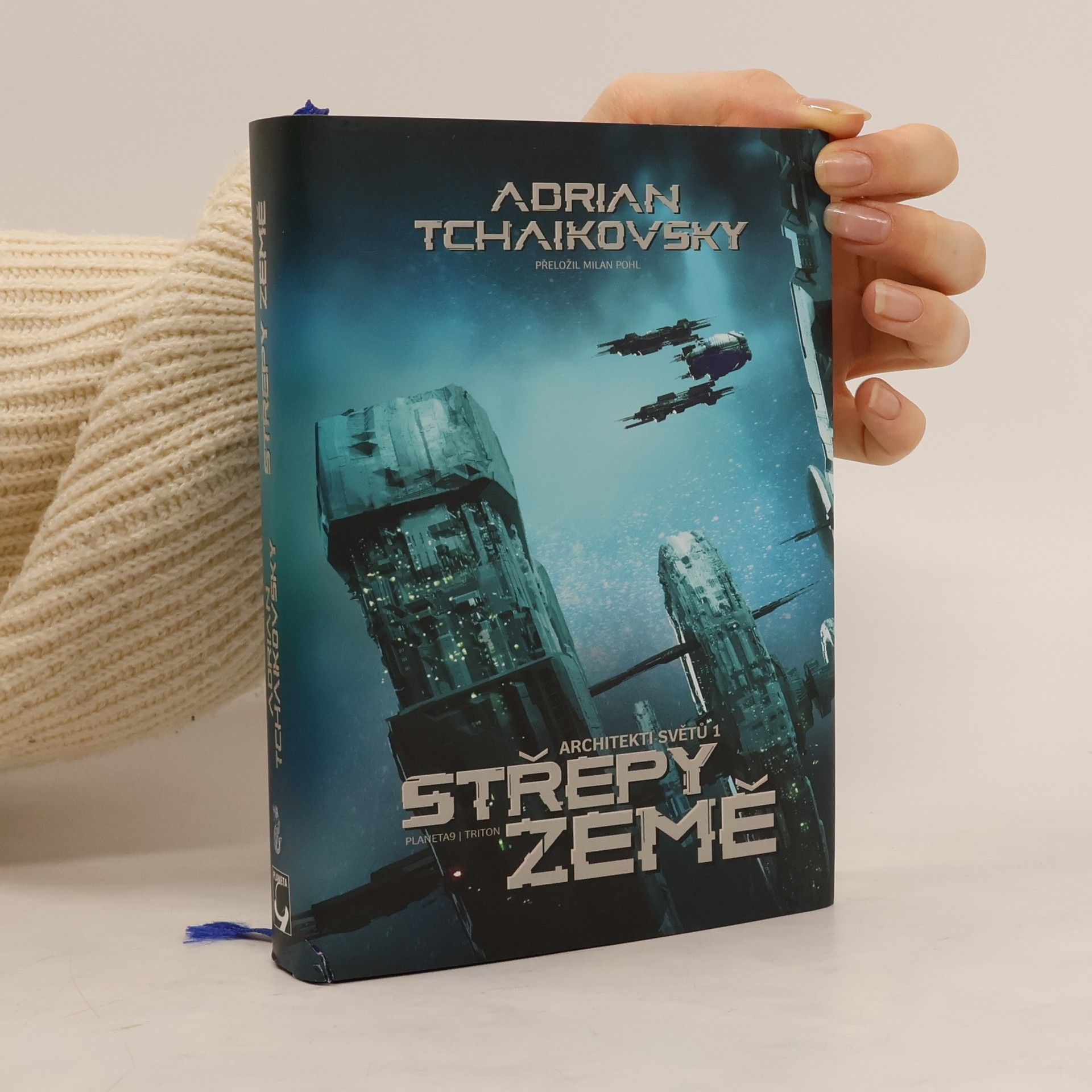 Adrian Tchaikovsky Architekti světů 1. Střepy Země