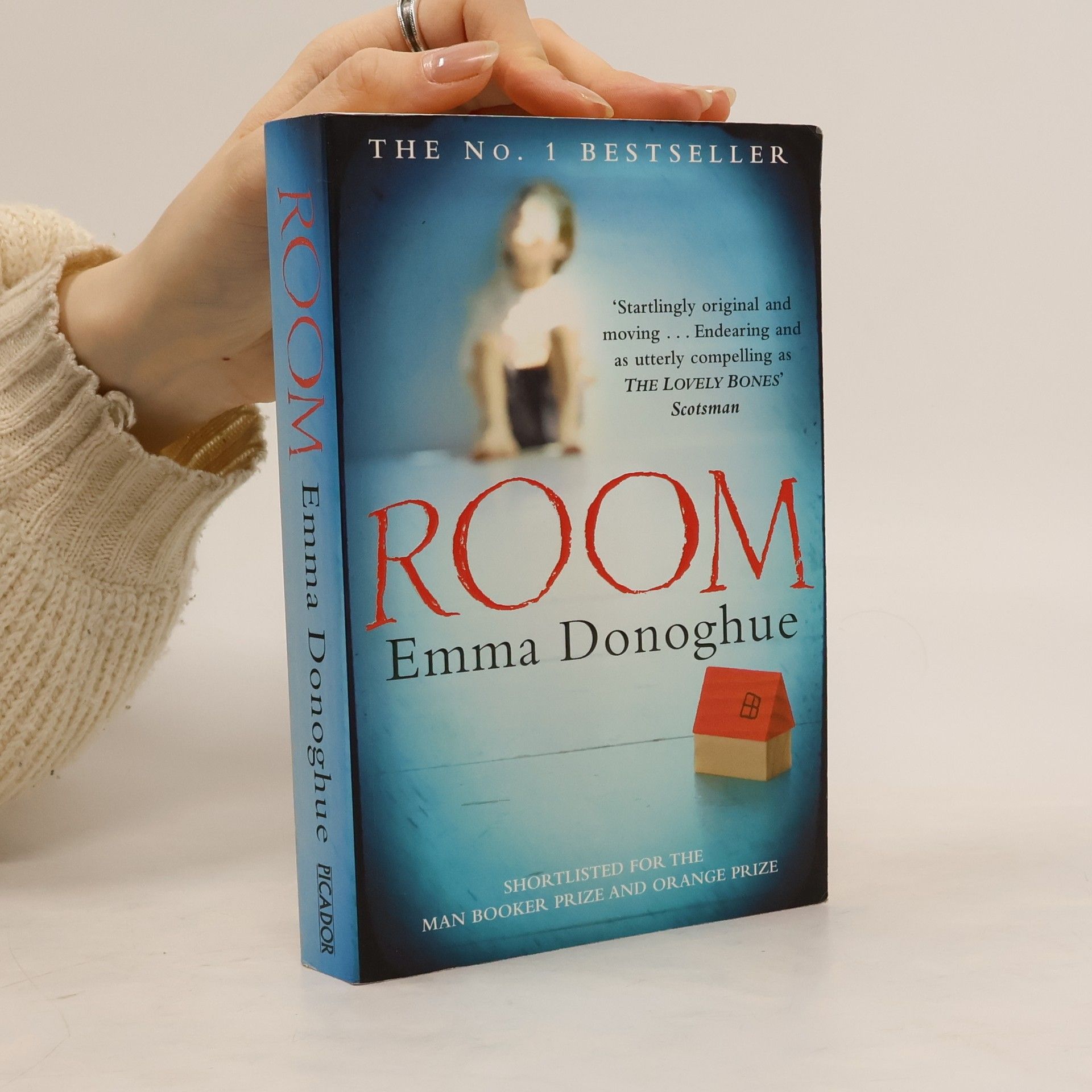Emma Donoghue Room
