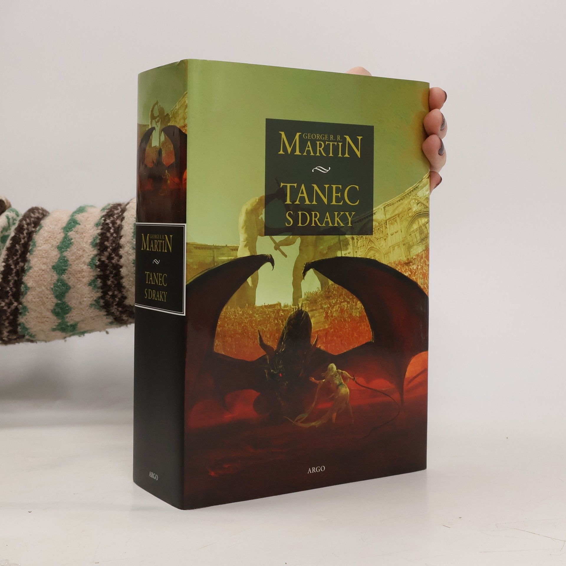 George R. R. Martin Tanec s draky