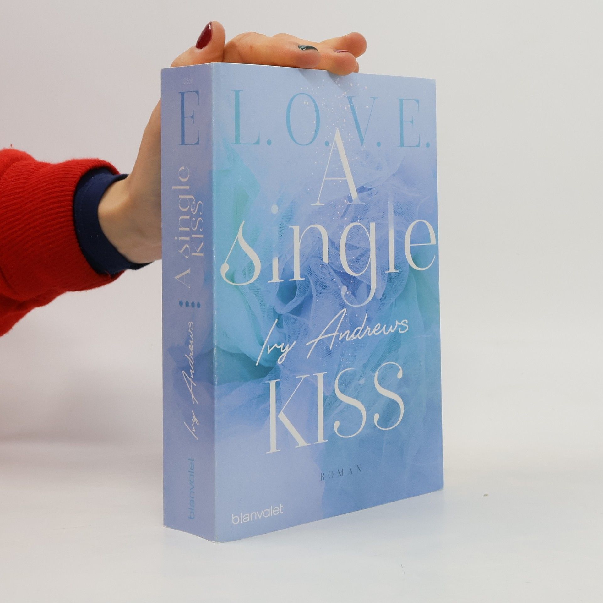 Ivy Andrews L.O.V.E. 4: A single kiss