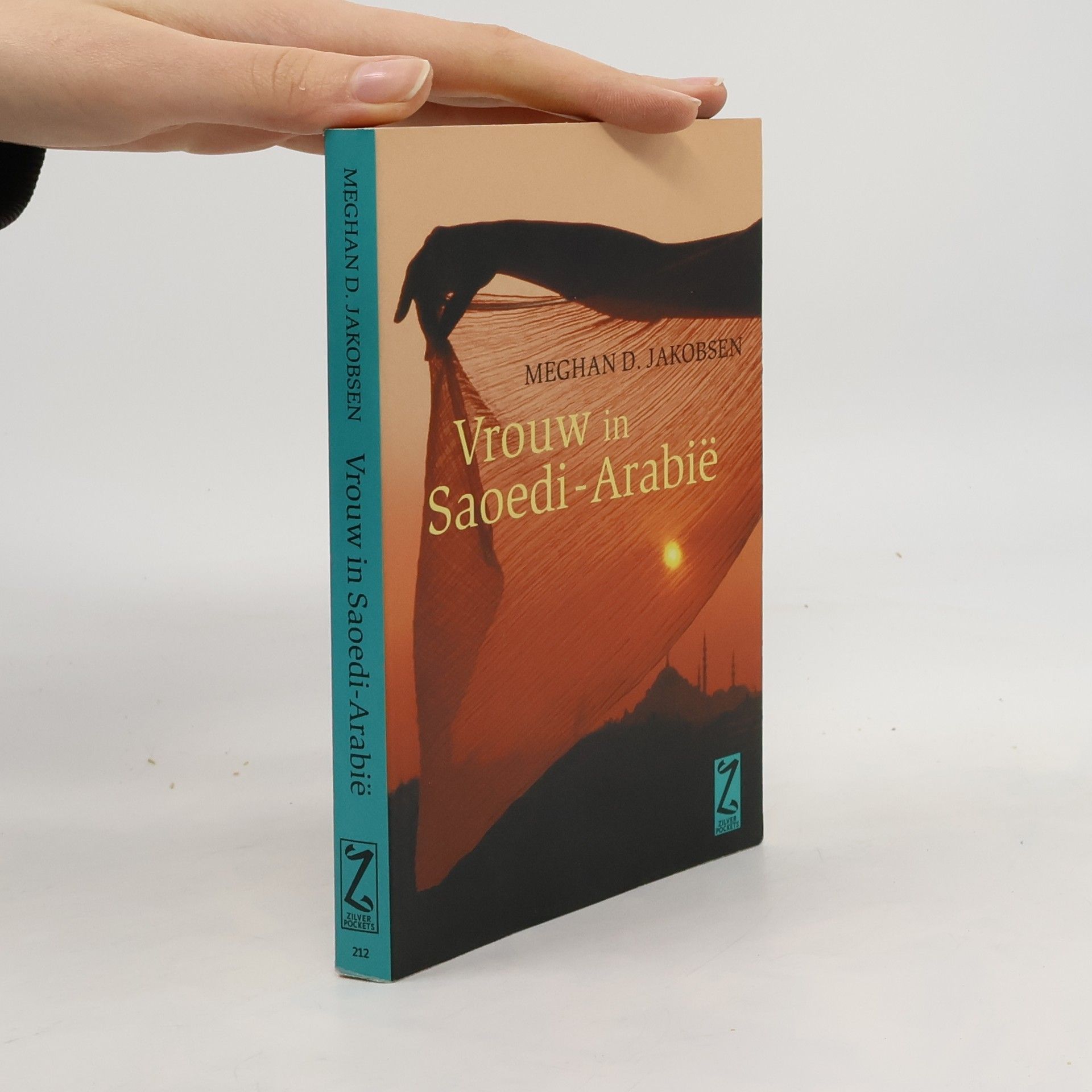 Meghan D. Jakobsen Vrouw in Saoedi-Arabie
